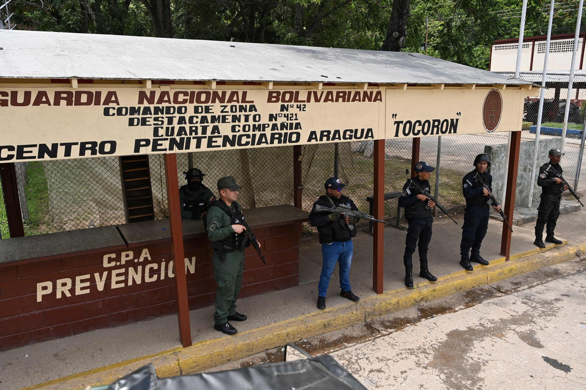 VERIFICARE: le forze di sicurezza venezuelane ora sorvegliano la prigione di Tocorón. 