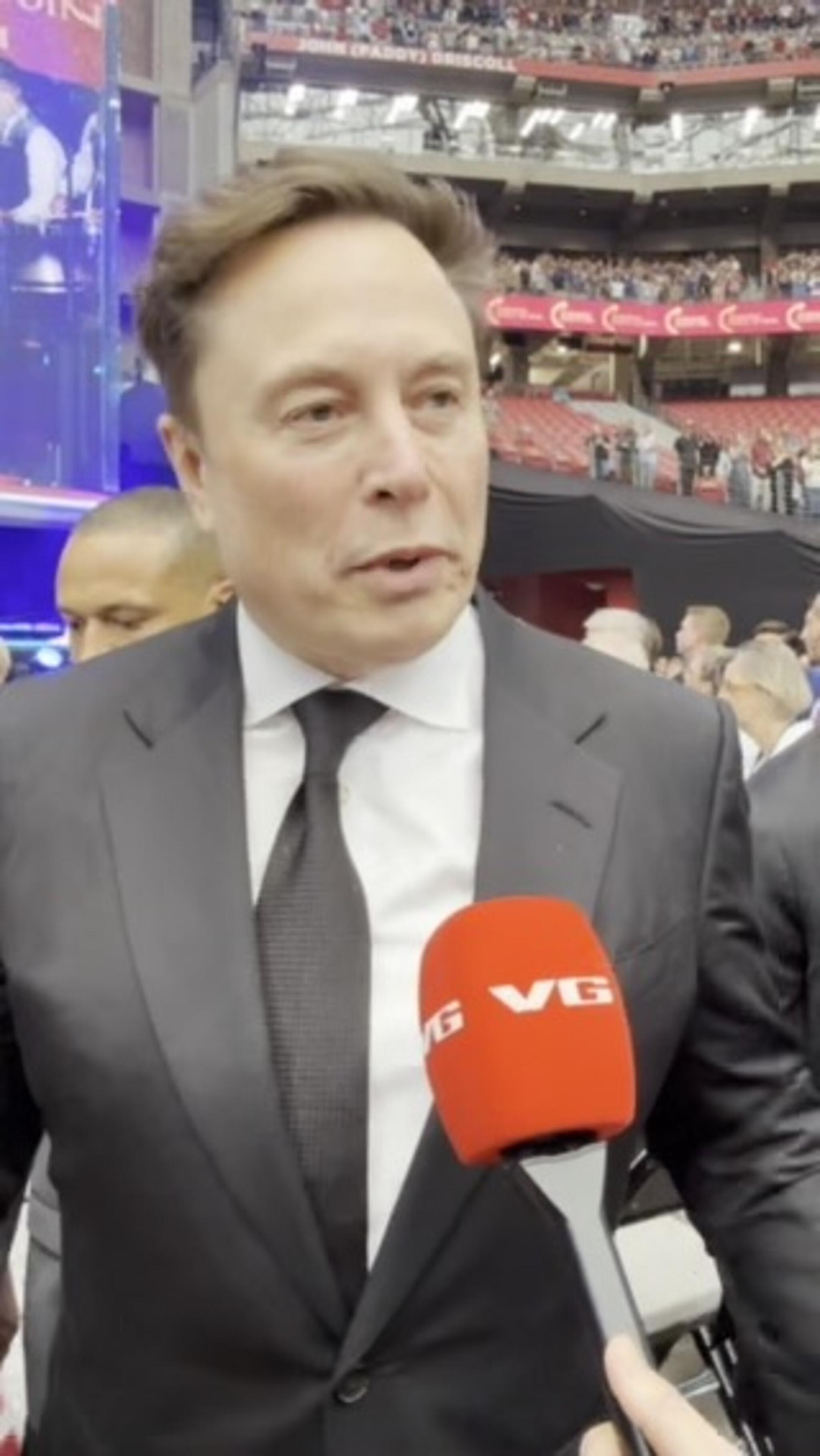 Elon Musk til VG: – Han ble drept av mørket