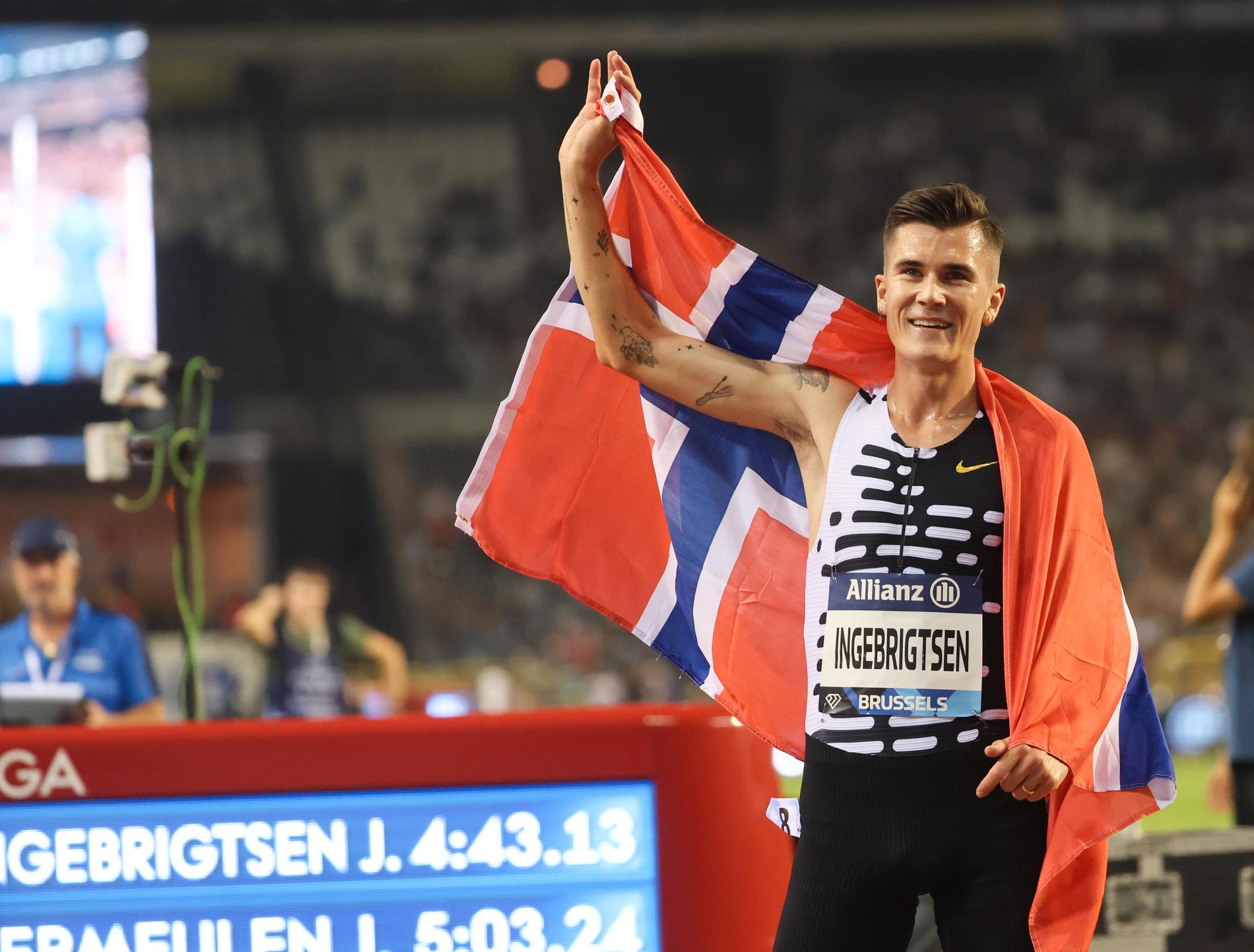 Record del mondo: Jakob Ingebrigtsen primeggia nei 2000 metri a Bruxelles.