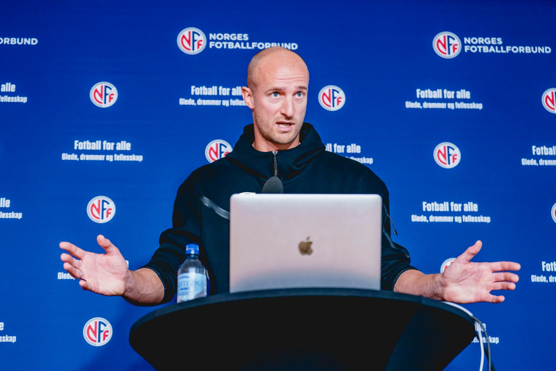 Bryde Hangeland, chairman of the committee, presented the proposals to Norwegian football and the press last week.