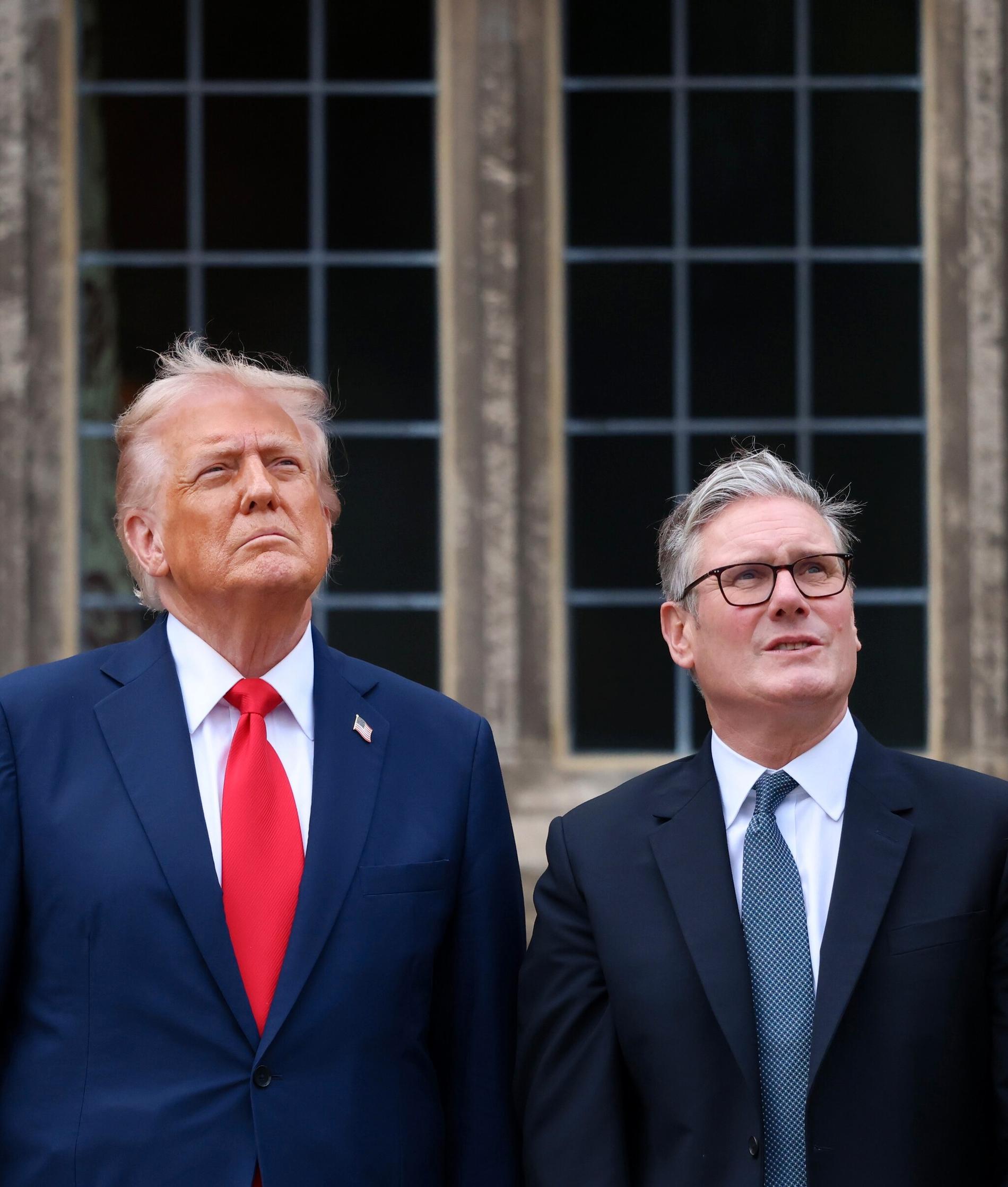 Trump møter pressen i Storbritannia