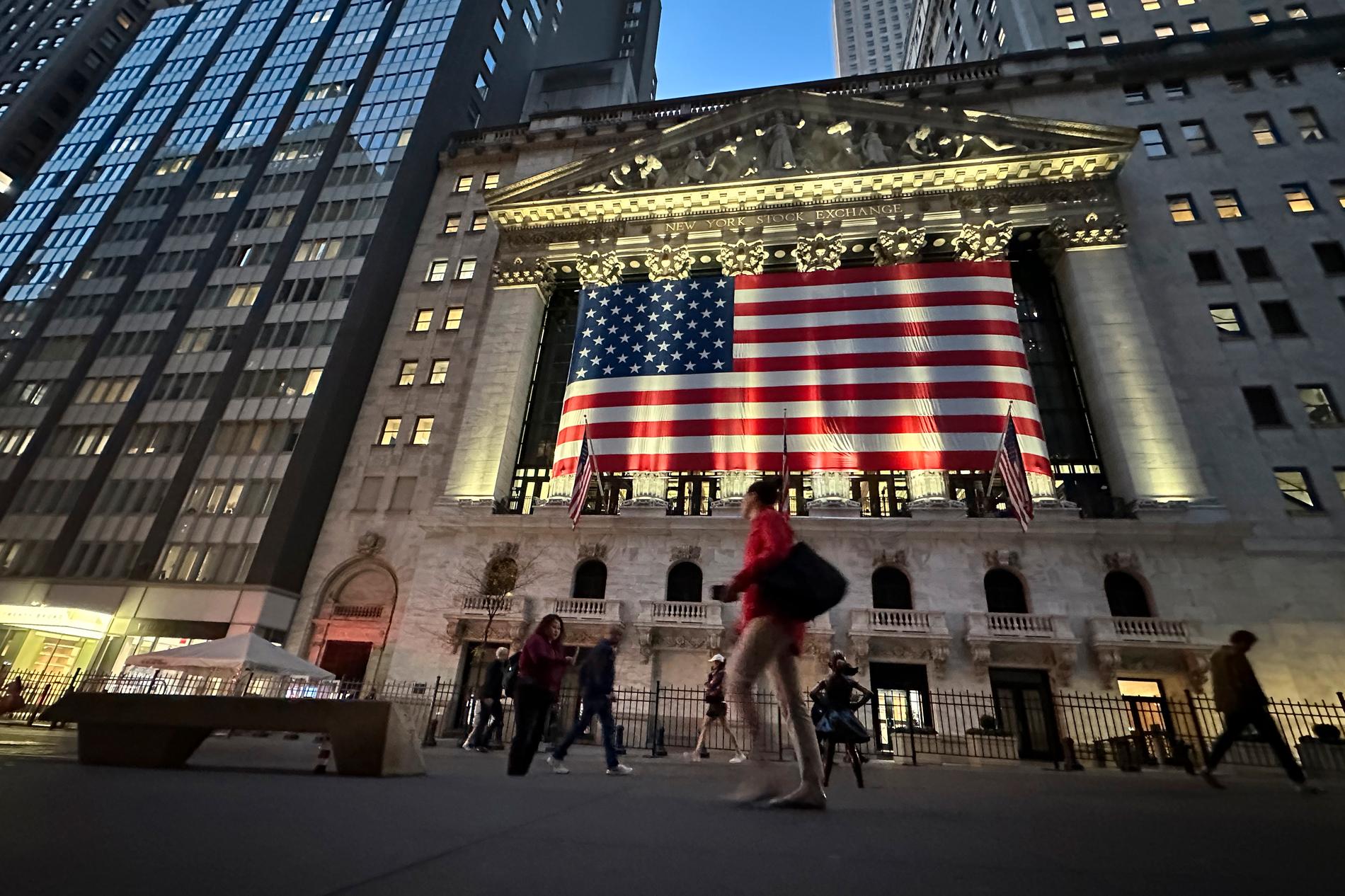 Wall Street åpner blandet etter rekordrush
