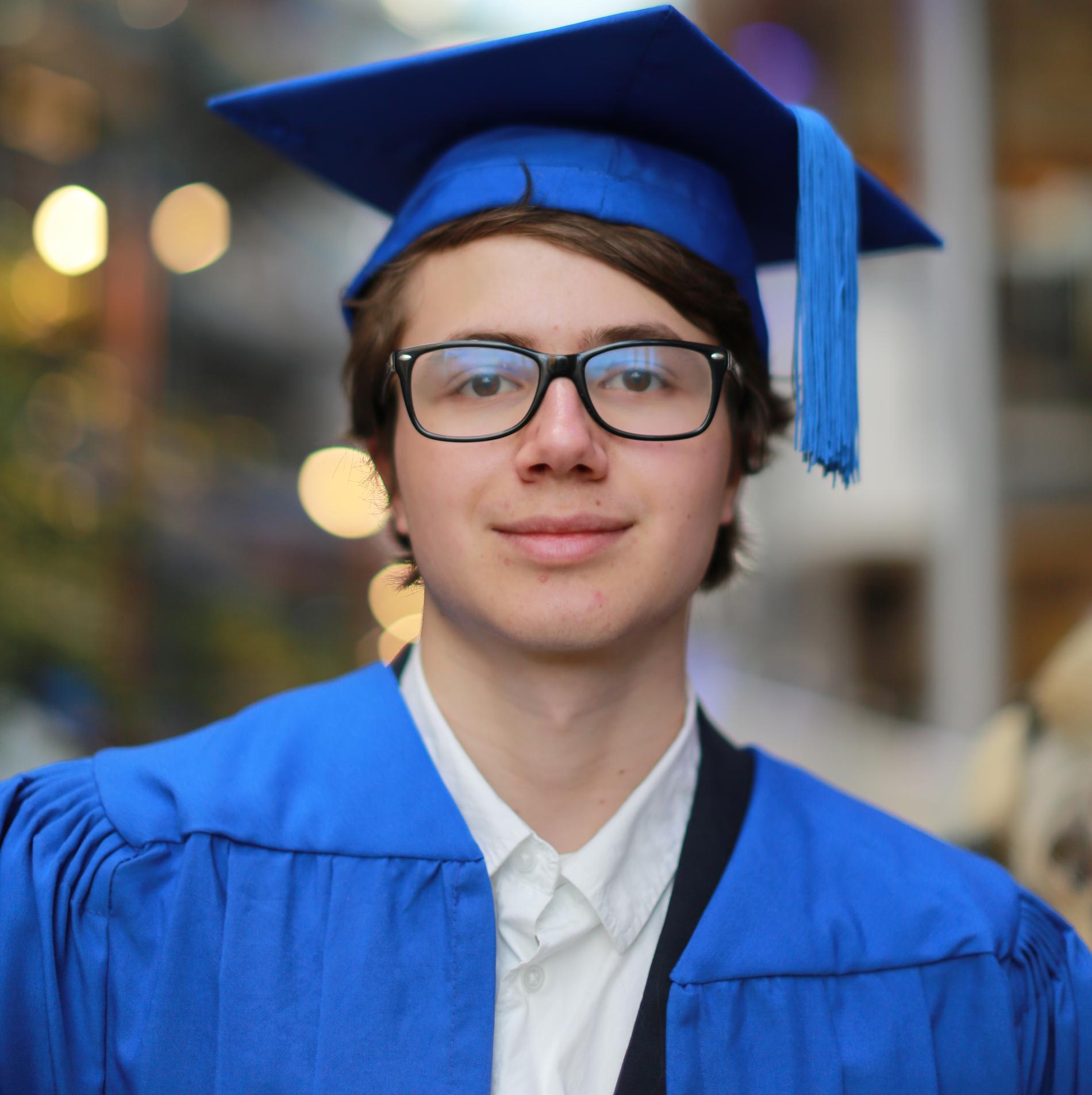 Fredrik (19) is one of the youngest in Norway with a master’s degree