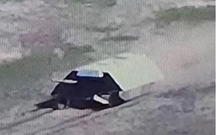 The Russians appeared with a “turtle tank”