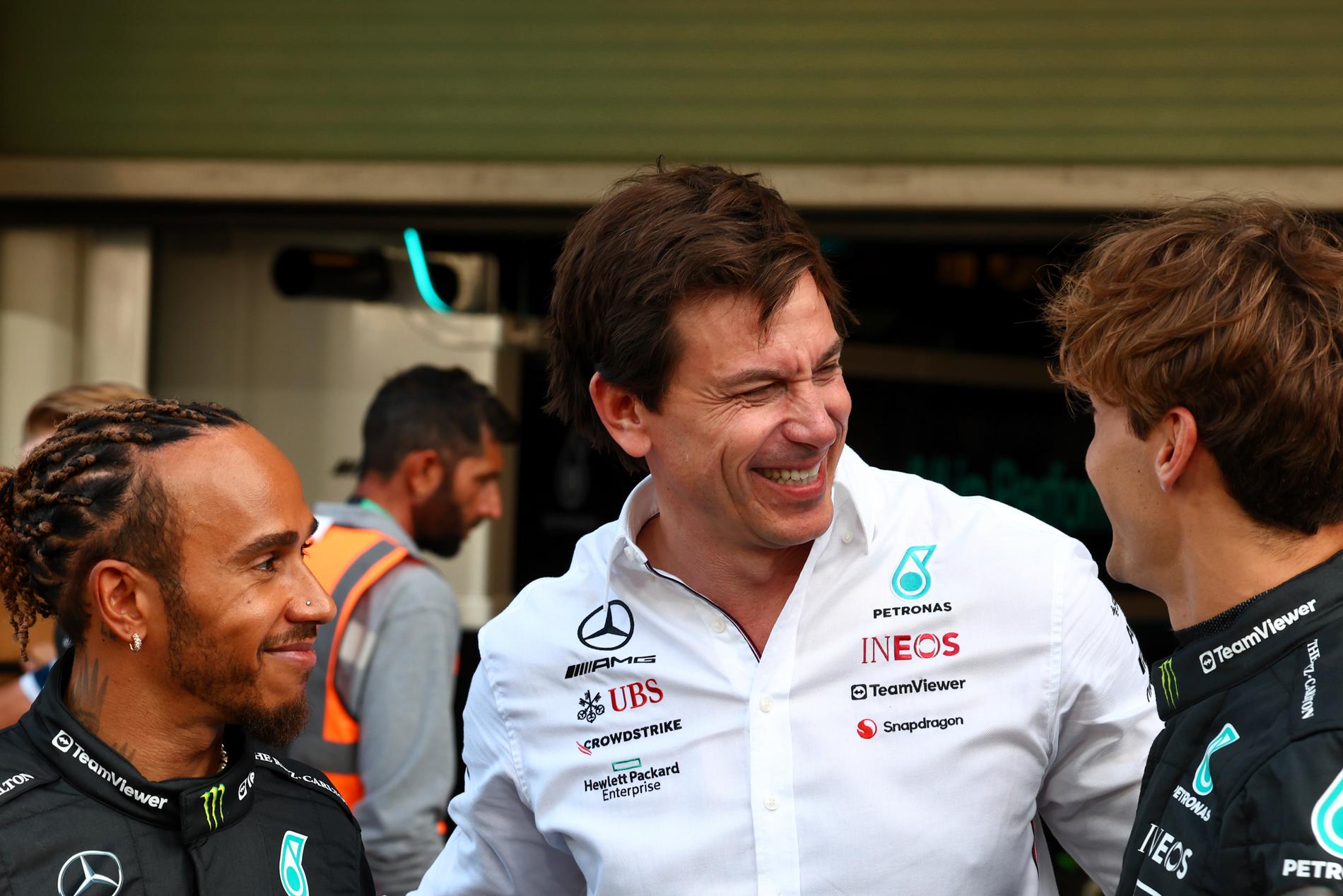 Toto Wolff continues as Mercedes coach – and will win the world championship with Lewis Hamilton.
