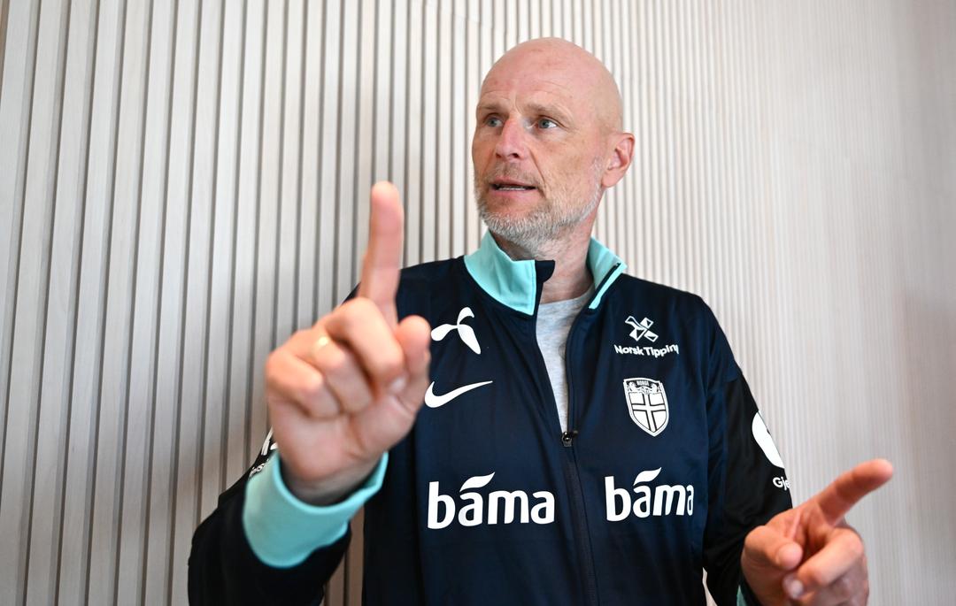 Solbakken vil ha forbud mot kunstgressbaner