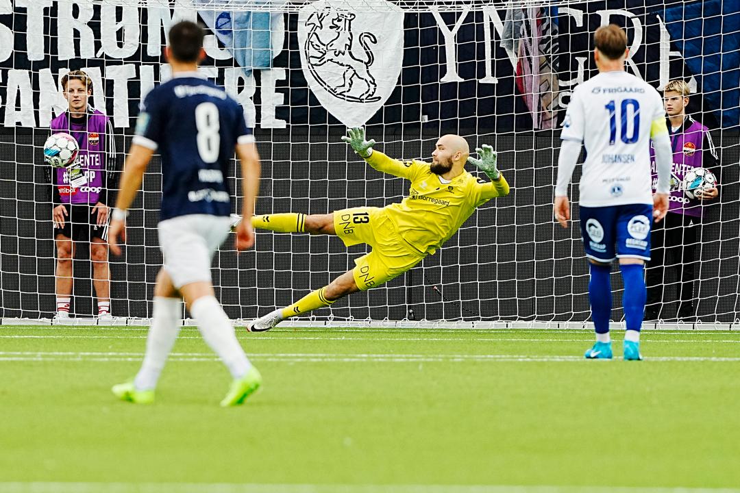 Godset tok sjelden seier med trener Isnes på tribunen – vant 2–1 mot Sarpsborg