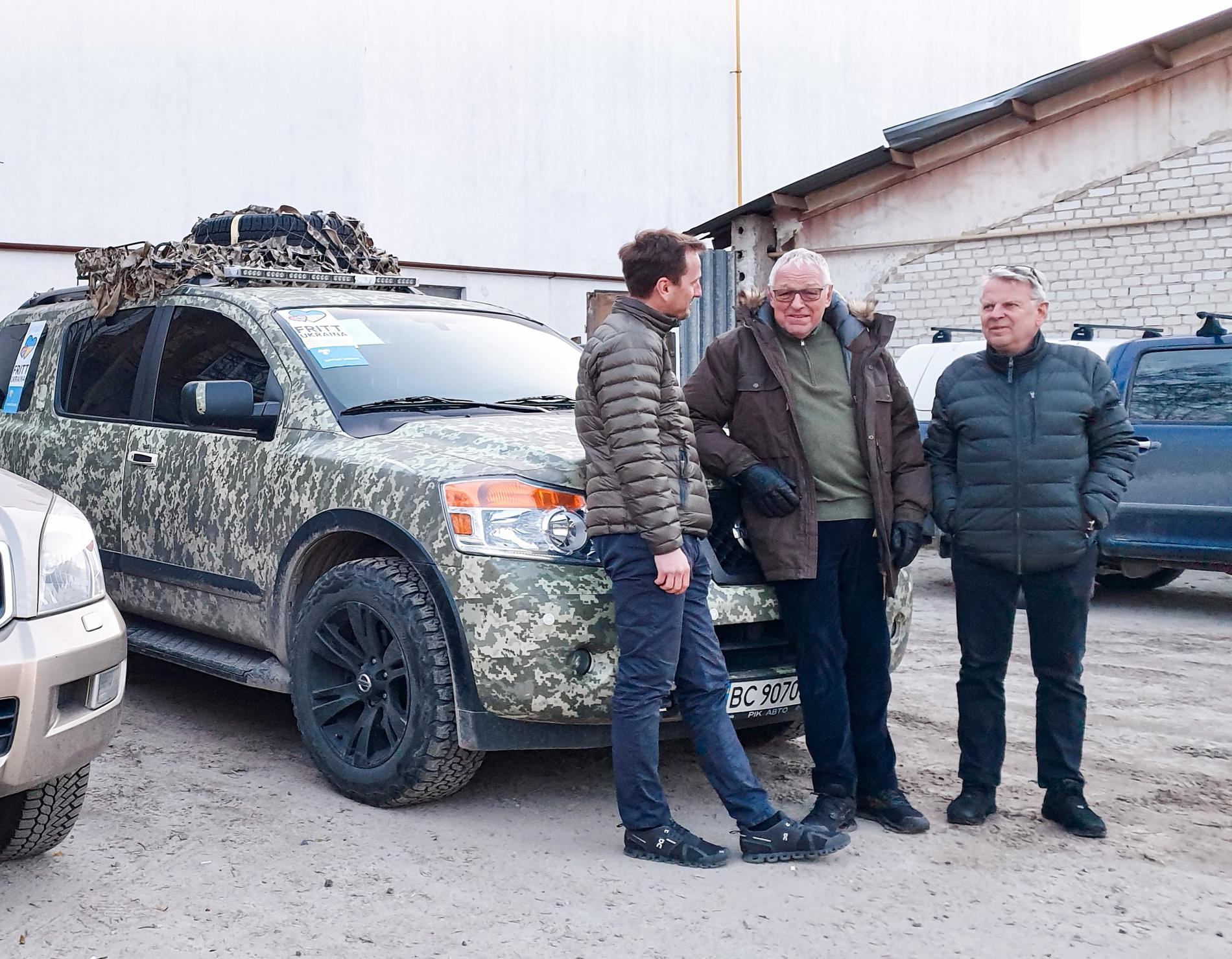 Writer and diplomat: Here they are sending drones, cars and radios to the Ukrainian front