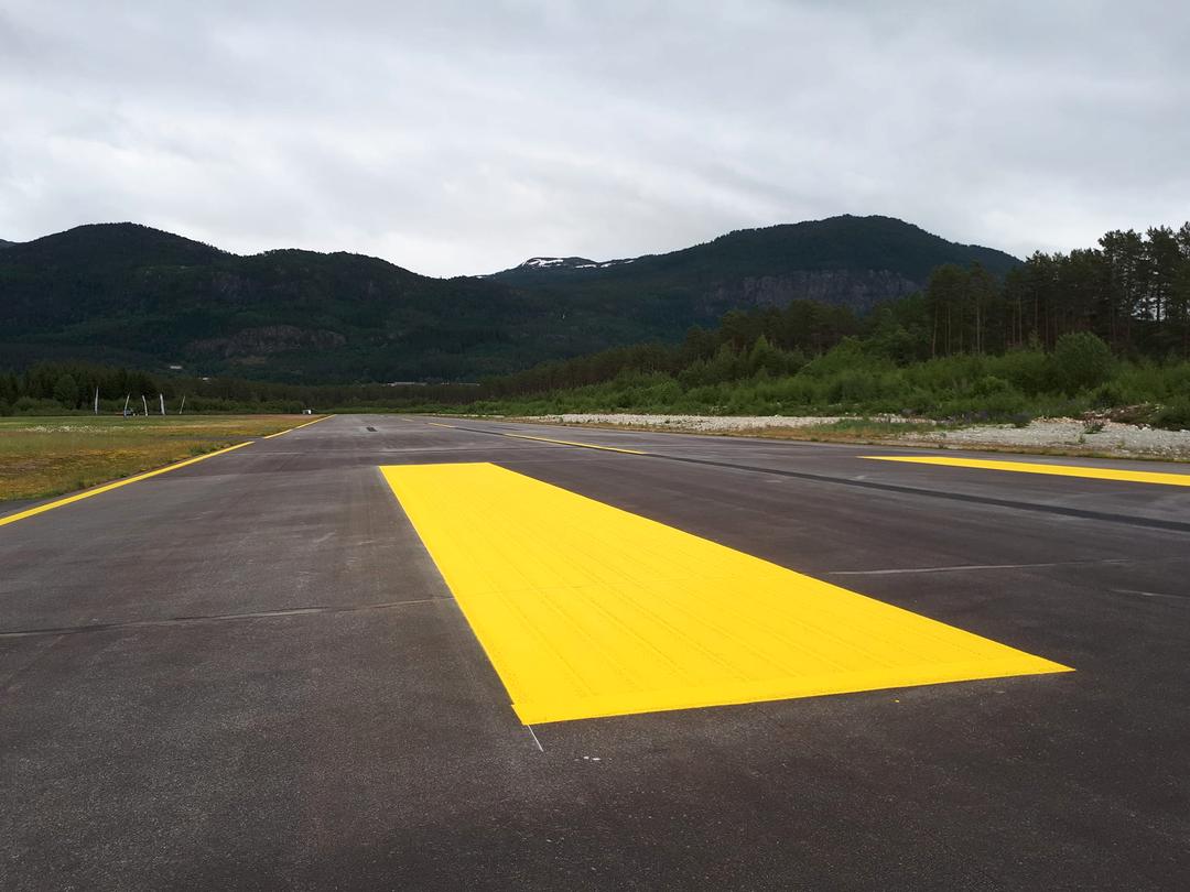 Uanmeldte fly skal ha landet på flyplassen. Frykter narkosmugling