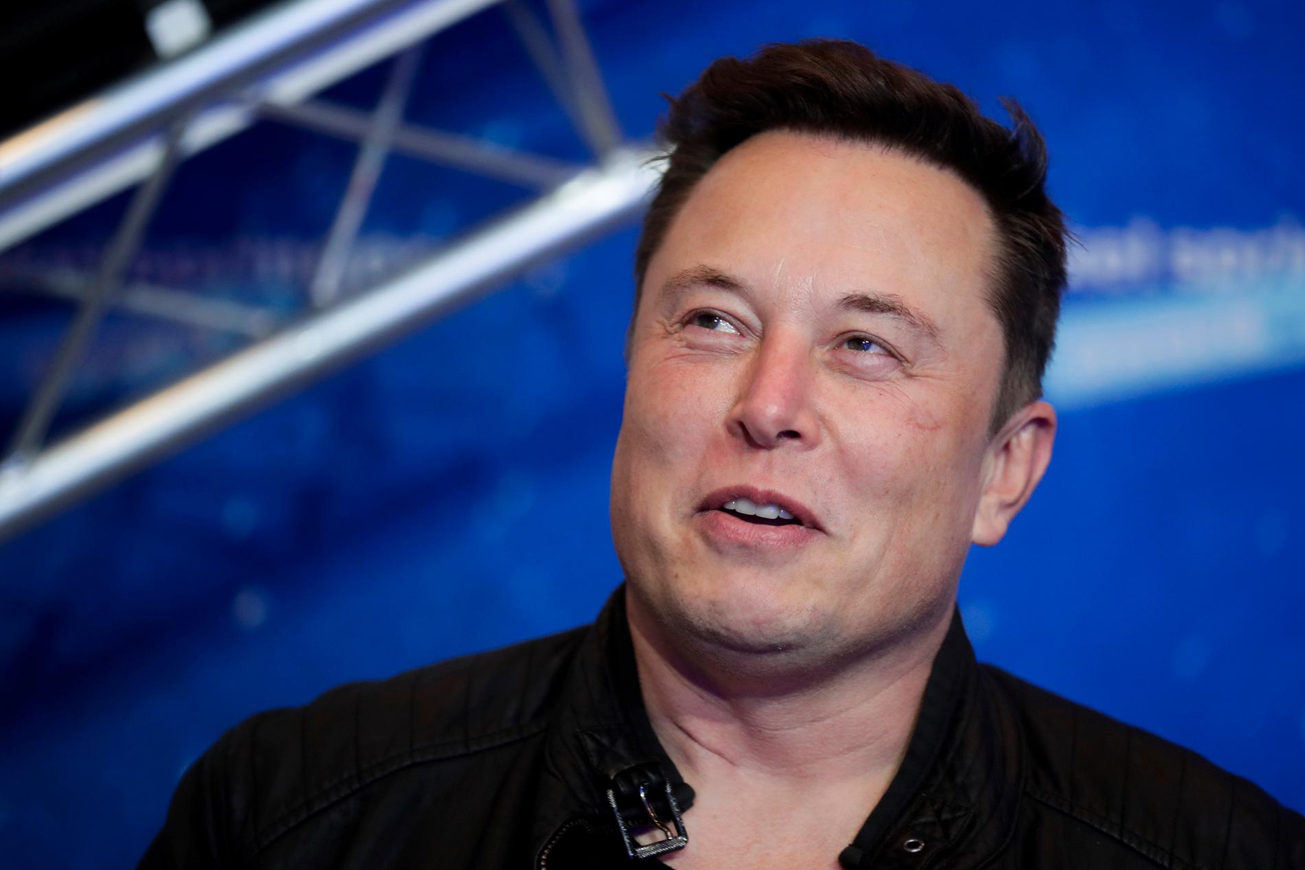Musk asks Tesla employees to work voluntarily after stockpile-E24 crashes