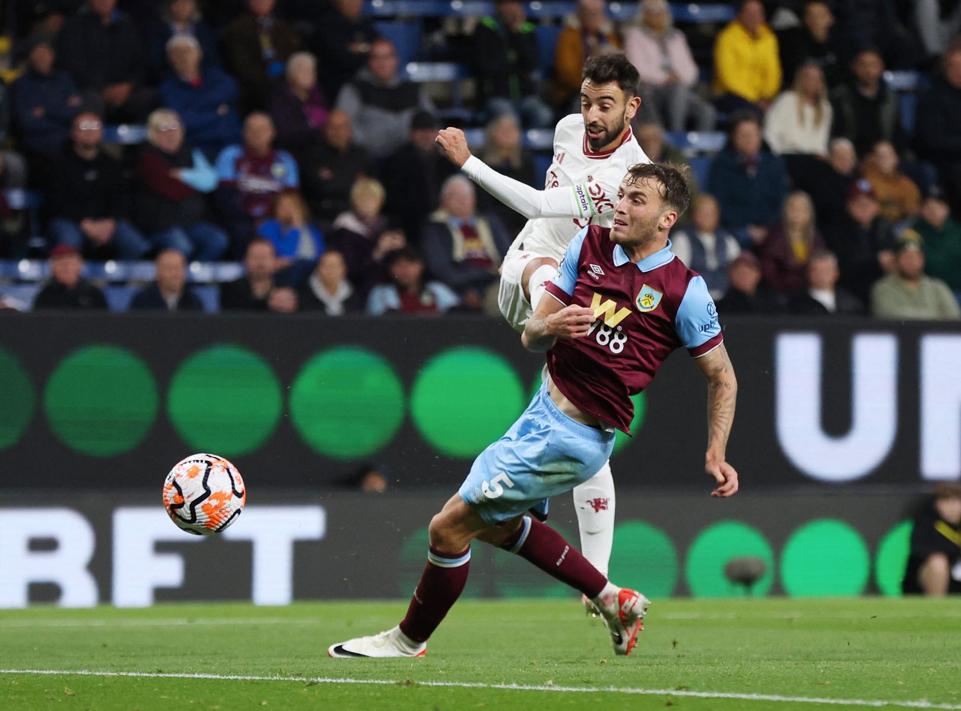 Perfect strike: Bruno Fernandes scored the winner at Turf Moor on Saturday night.  Jordan Pair has no chance.  But not all is well at Manchester United at the moment.