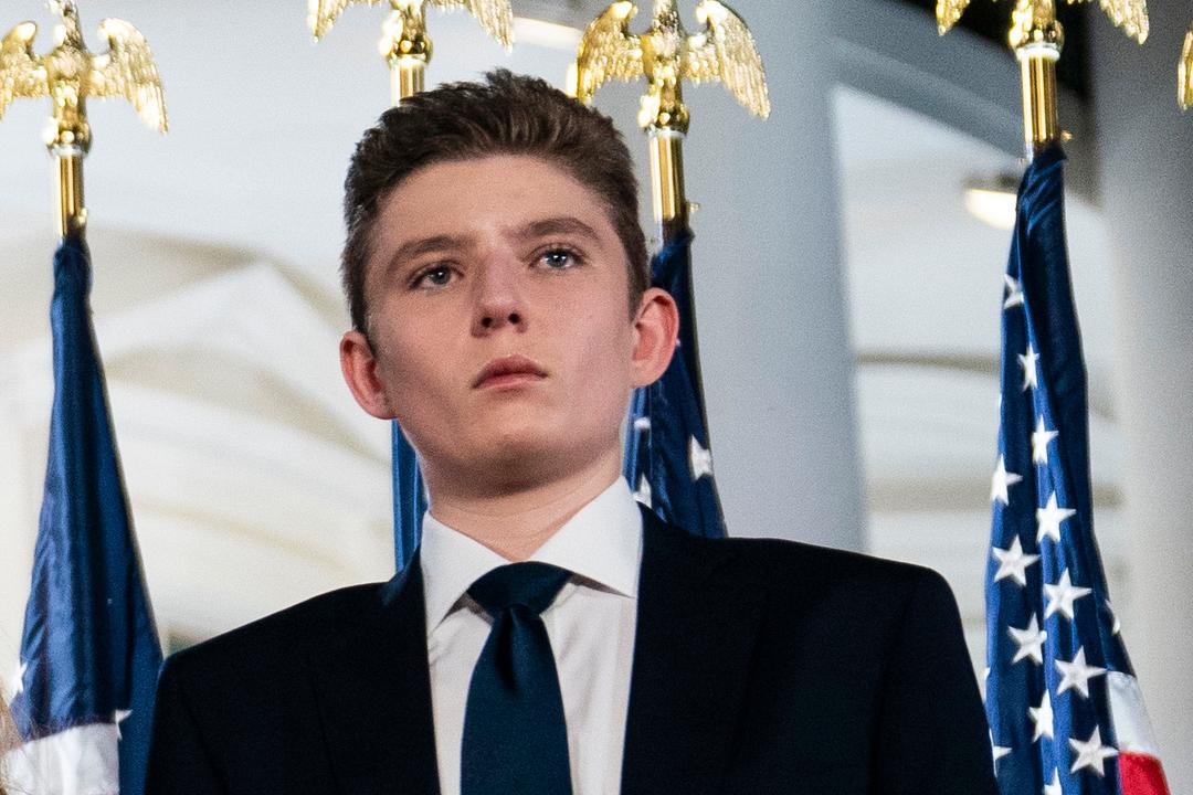 Barron Trump (18) har trukket seg fra politisk verv