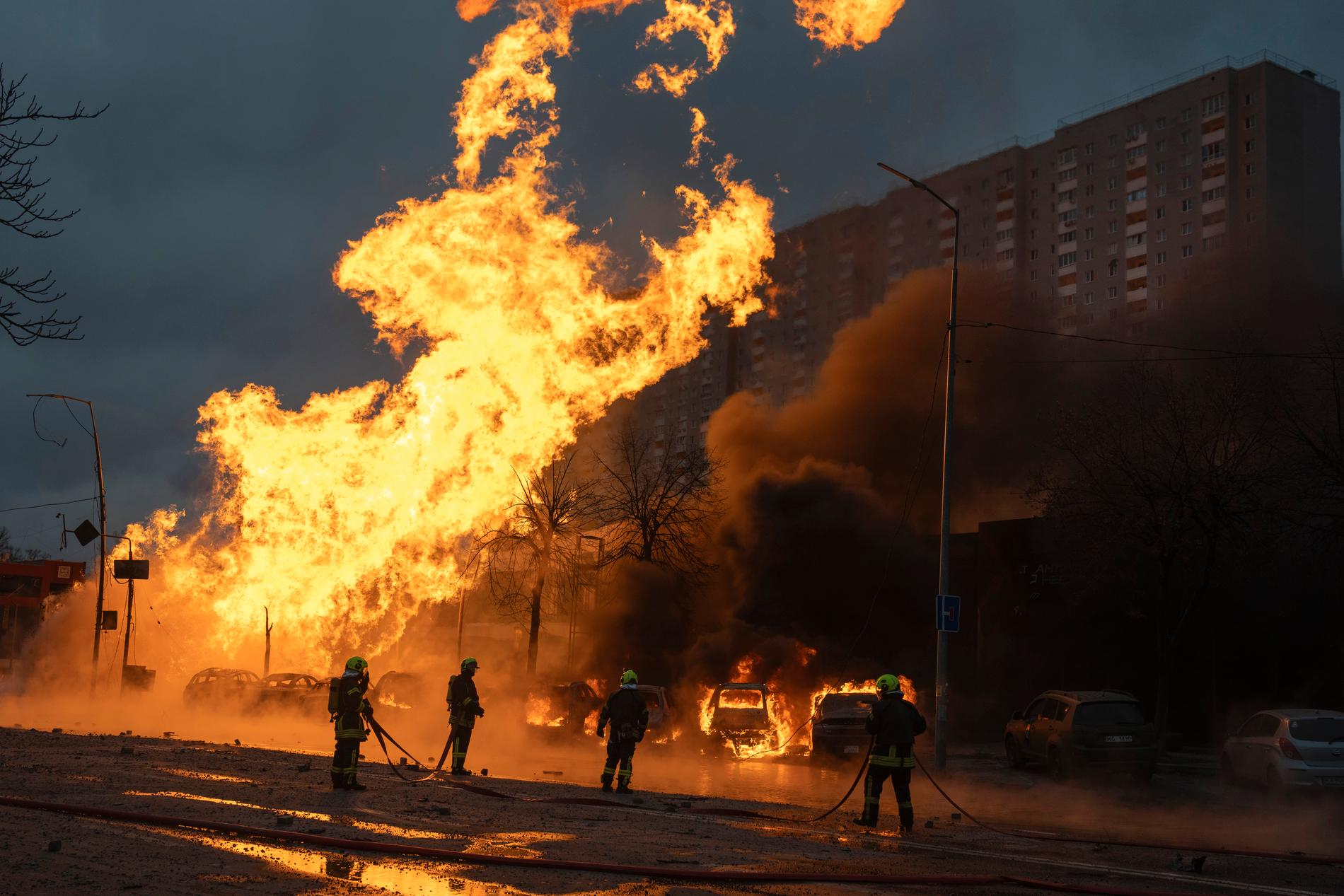 Grande incendio: gli attacchi russi martedì mattina hanno provocato un incendio a Kiev.