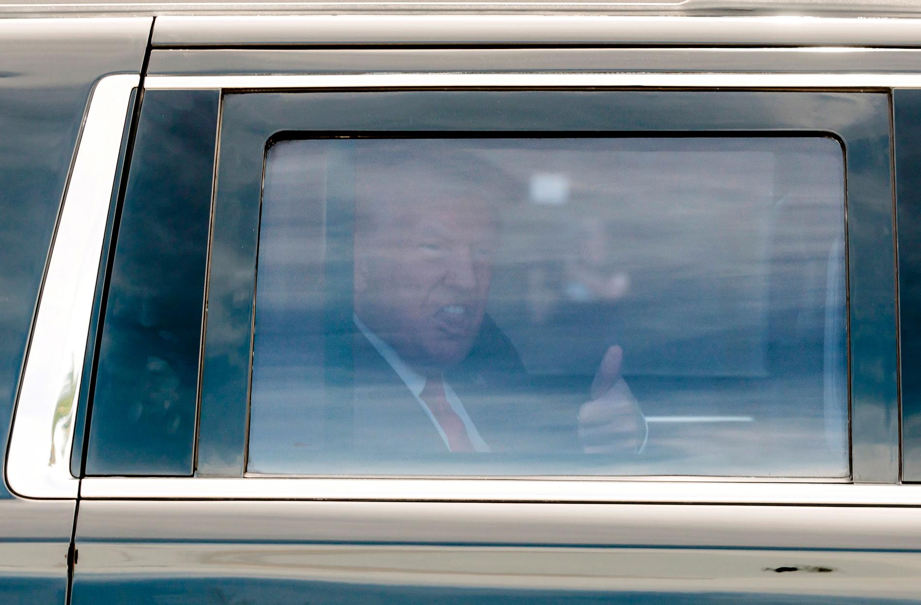 Debate: Stop the press: Trump is sitting in a car!