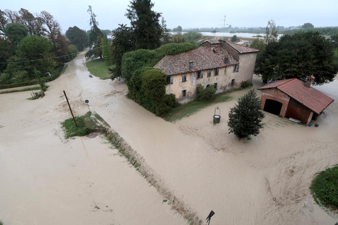 Flom i Nord-Italia – minst 1000 evakuert