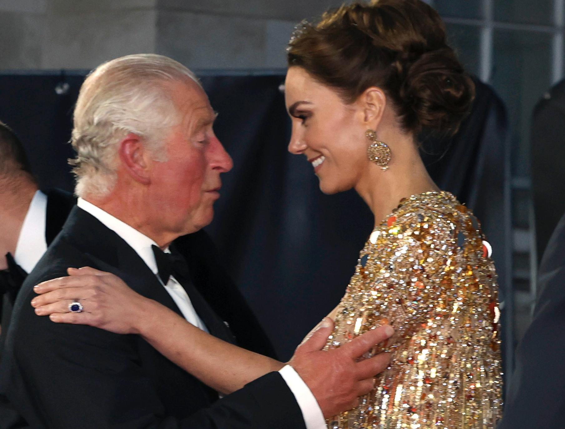  Kong Charles og prinsesse Kate på Bond-premiere i London i 2021.