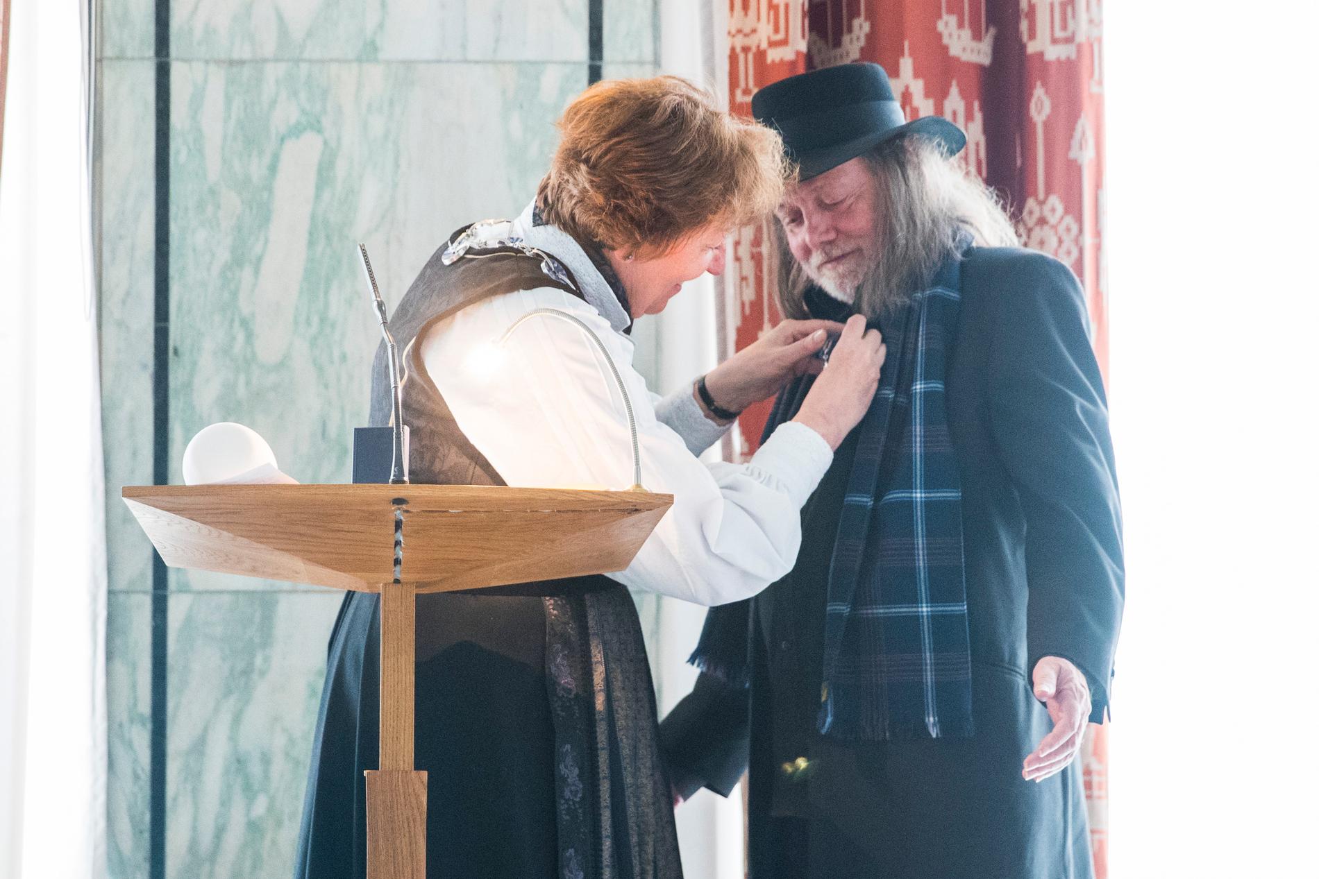 2017: Lilbjörn Nielsen received the St. Hallvard Medal, the highest award in the city of Oslo.