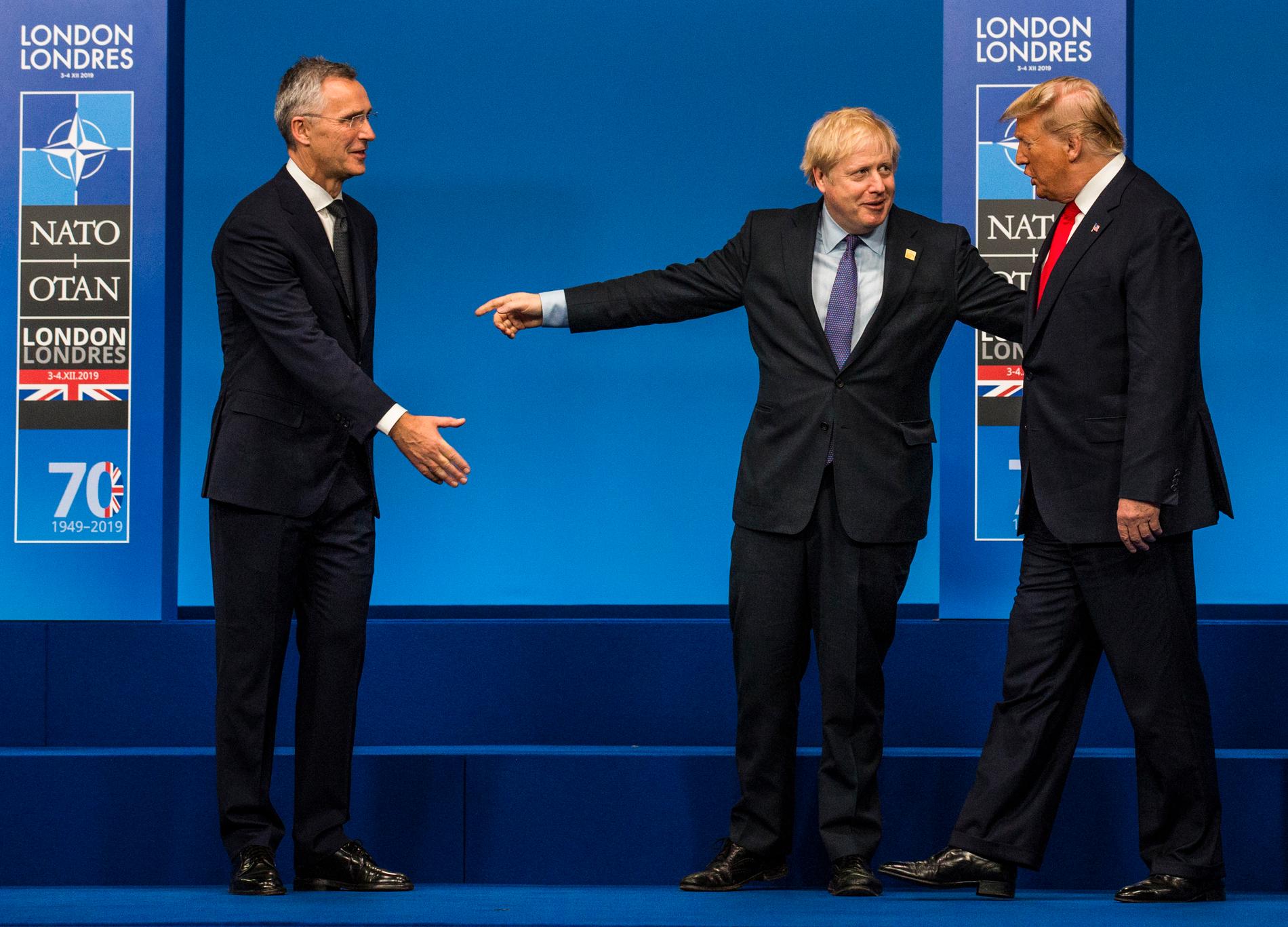KRITISK TID: Da USAs president Donald Trump kom til Natos toppmøte i 2019 i London, var det Jens Stoltenberg og Boris Johnson som ønsket ham velkommen.  