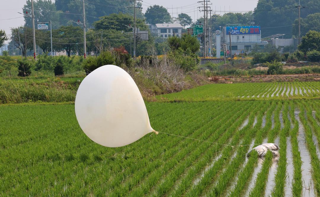 Sør-Korea sier Nord-Korea har sendt flere søppelballonger over grensen