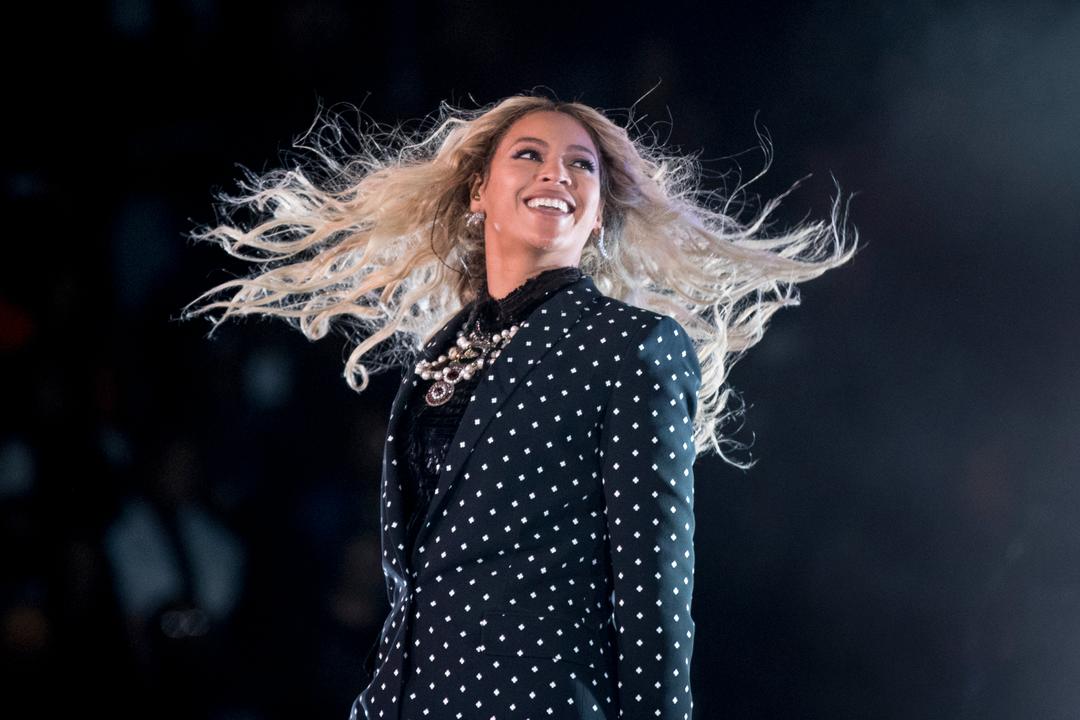 Dolly Parton pays tribute to Beyoncé's record