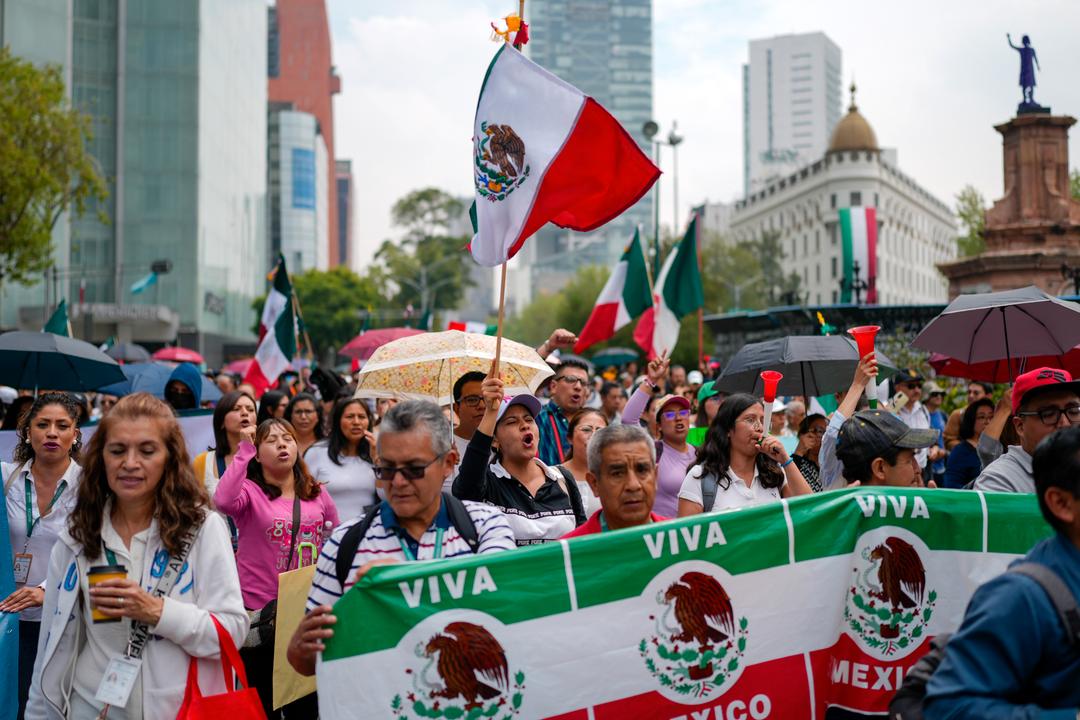 Demonstranter stanser debatt om rettsreform i Mexicos senat