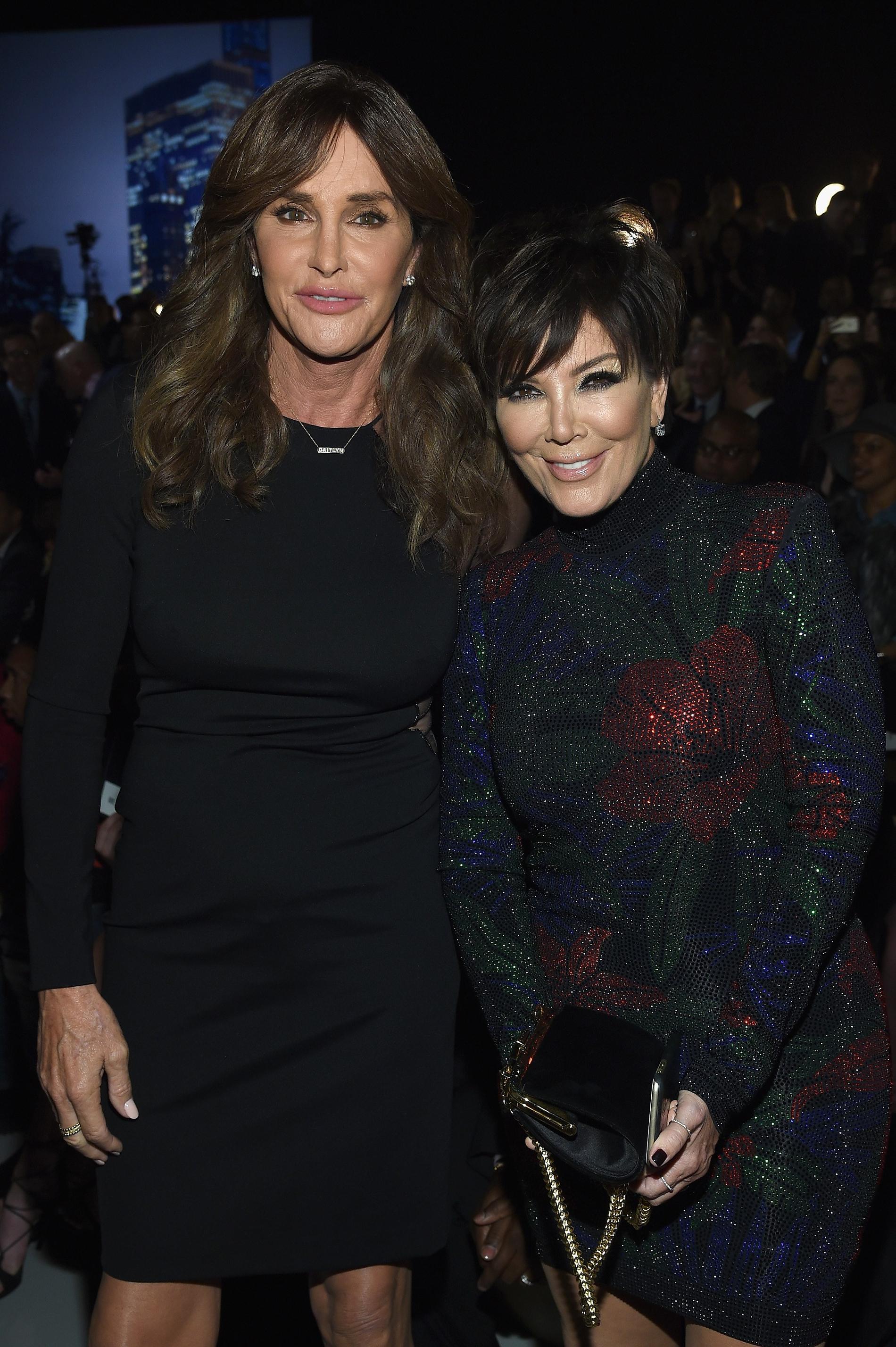 Non più contatto: Caitlyn Jenner ha recentemente affermato che lei e l'ex moglie Kris Jenner non hanno più una relazione tra loro, e che Jenner si riferisce principalmente alle figlie biologiche Kendall e Kylie che hanno insieme i due.