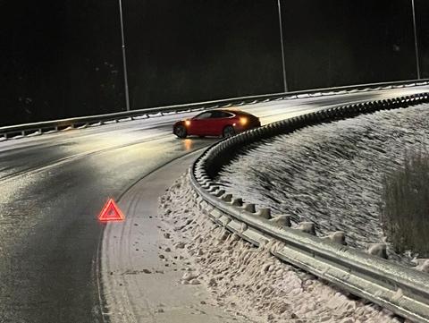 Warnings to drive carefully: – More news about cars skidding