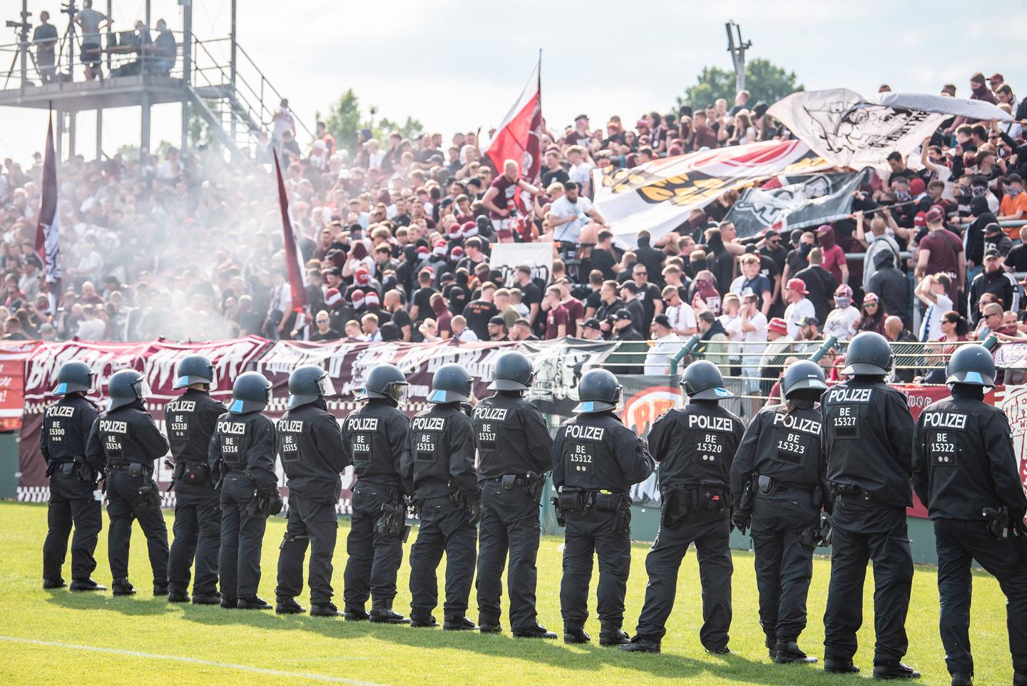 Dynamo Berlin x Energia Cottbus, quarta divisão da Alemanha (Foto: VG)