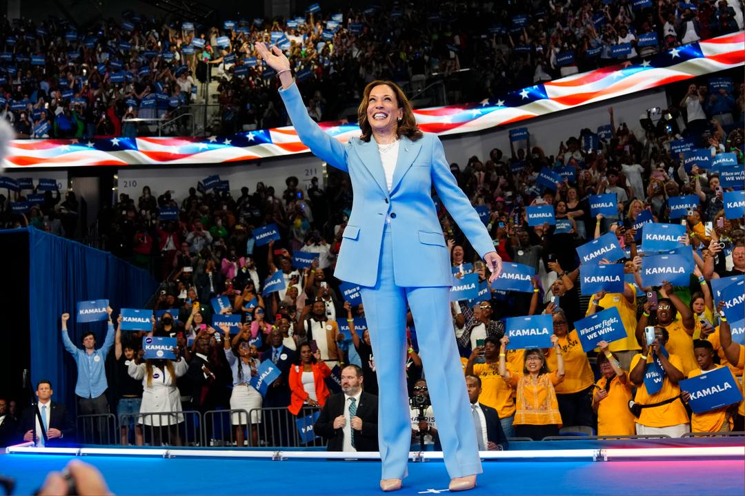 Kamala Harris har sikret nominasjonen som Demokratenes presidentkandidat