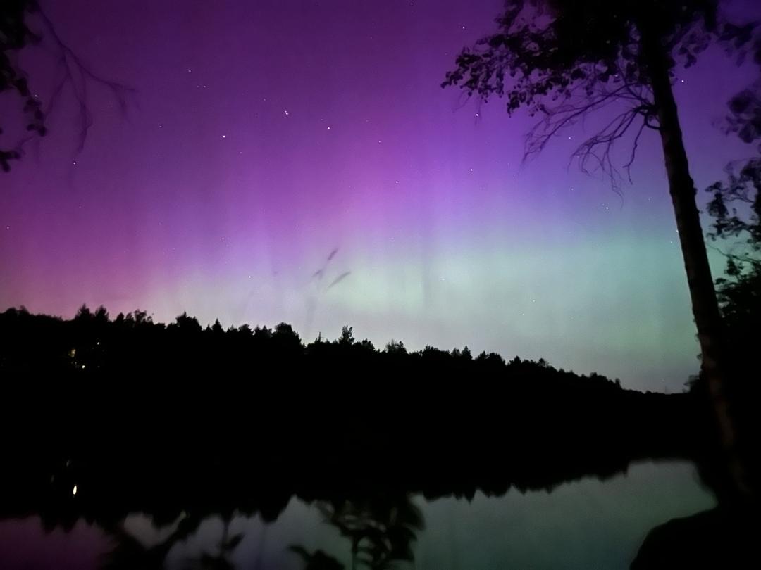 Nordlys-varsel over store deler av landet: – Kom deg vekk fra bylyset!