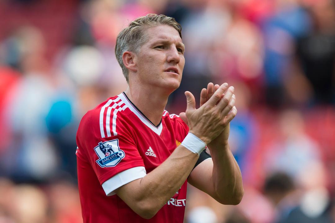 Bastian Schweinsteiger says José Mourinho denied him access to the Manchester United dressing room