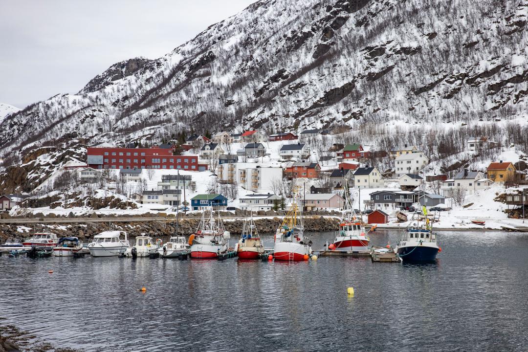 NRK: Finnmarksfiskere sperret Hurtigruten inne