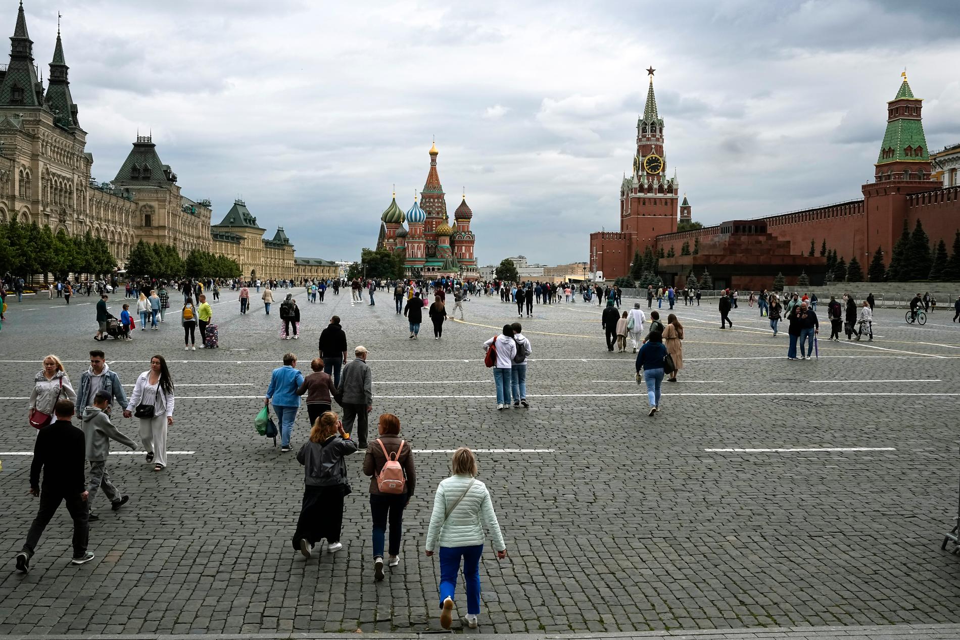 The Resigned Russian: Living Under Corrupt Regime and Limited Resources