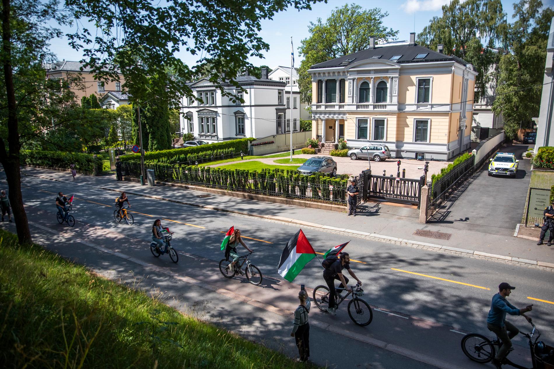 Tag: In July, the Palestine Committee placed a tag in front of the Israeli embassy located in Parkveen in Oslo.  Avi Nir Feldklein is Israel's ambassador to Norway.