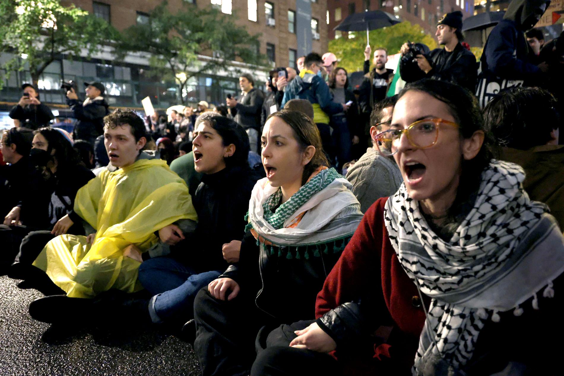 Protests in New York: Demonstrators from Jewish, Muslim, and Social Democratic Groups Speak Out Against Israel’s Actions in Gaza
