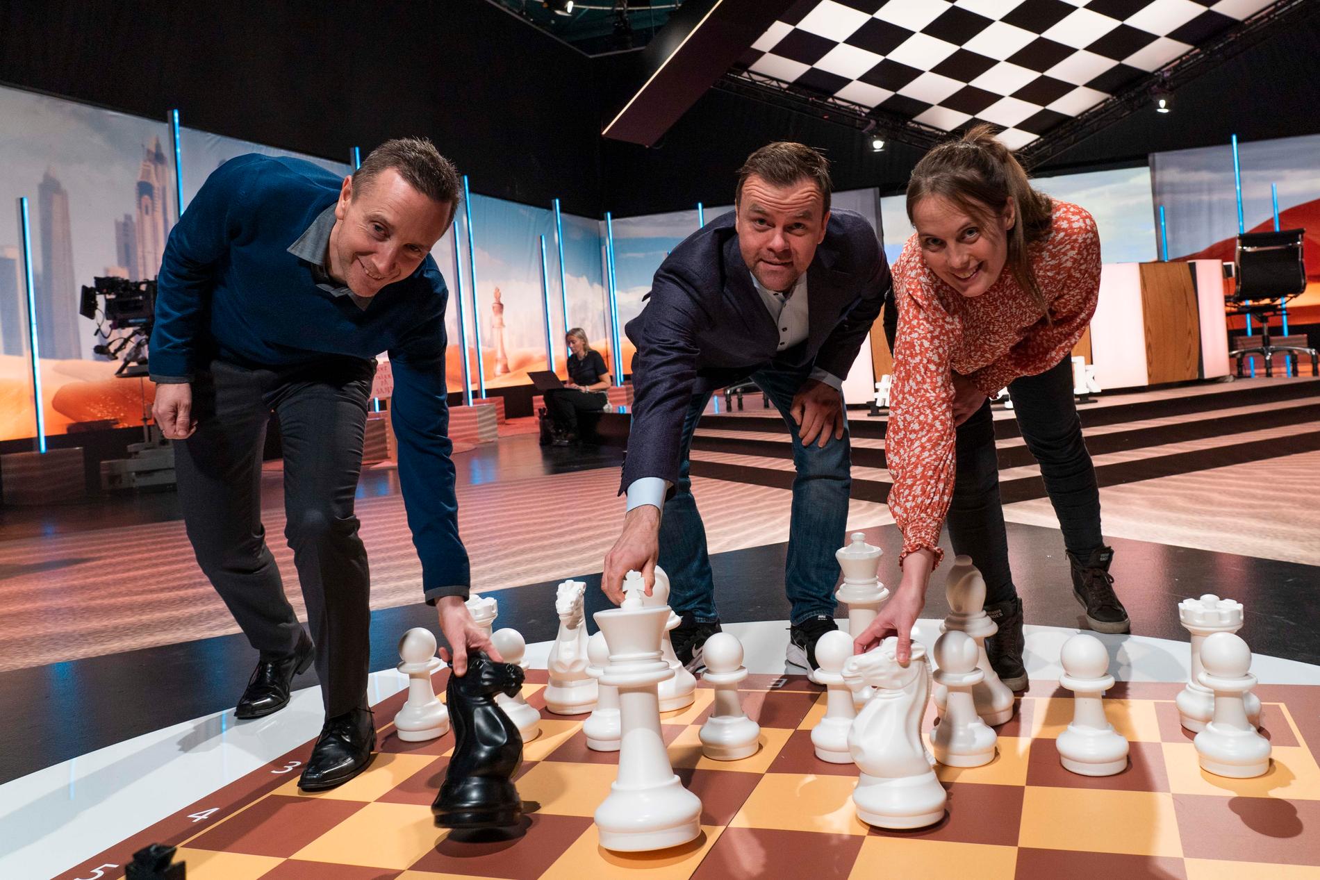 Chess Reversal: Media expert Lasse Gimnis believes that NRK's ​​chess coverage is an example of how the effort put into good broadcasts gives good impact and attention over time.  Torstein Bae (TV), Ole Rolfsrud and Heidi Røneid have appeared on many Norwegian television screens in recent years during Christmas.