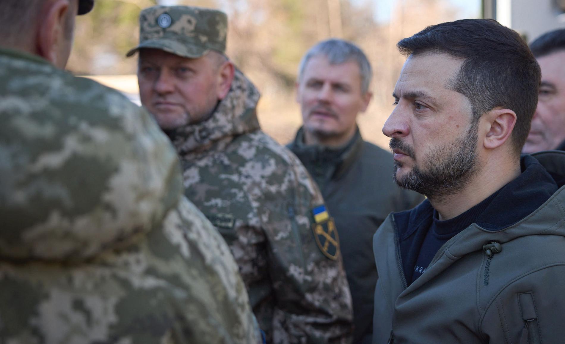 Circolano voci sul capo dell'esercito ucraino, che nega il suo licenziamento