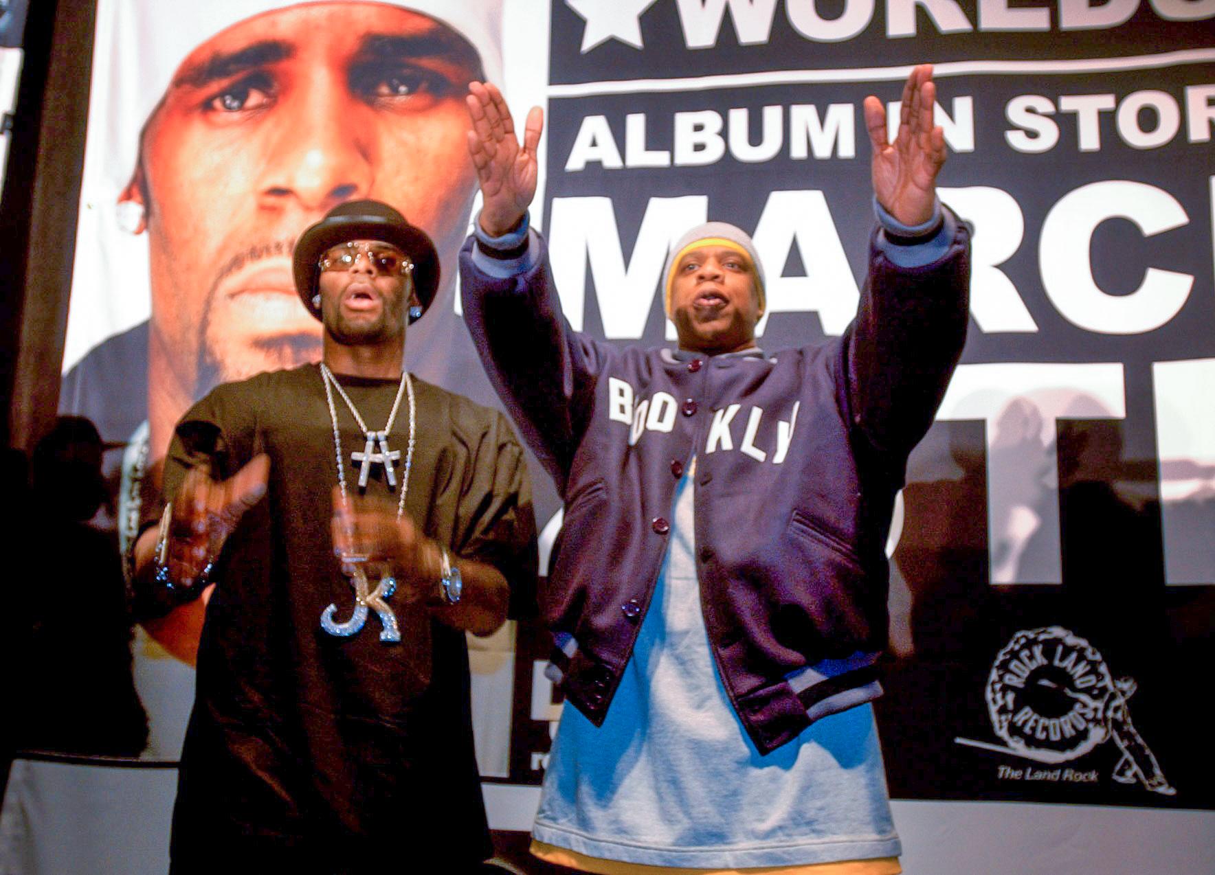 R Kelly y Jay-Z lanzaron un álbum juntos en 2002. La imagen es del lanzamiento en Nueva York.
