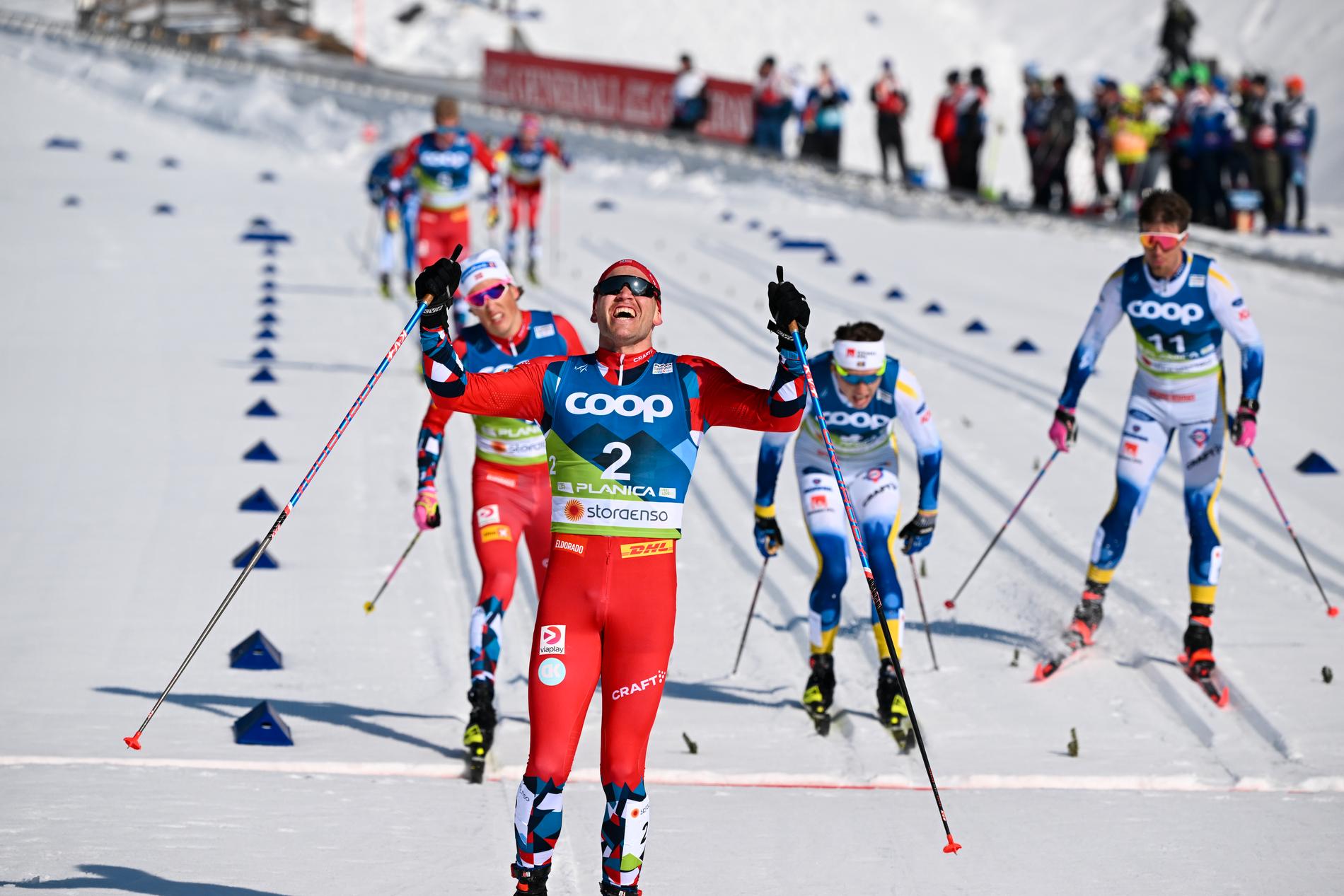 In recent years, cross-country skiing has been shown on Viaplay and TV 3. There was an exception in the ski toilet in Planica when Pål Golberg's five-mile gold medal was shown on both NRK and Viaplay.