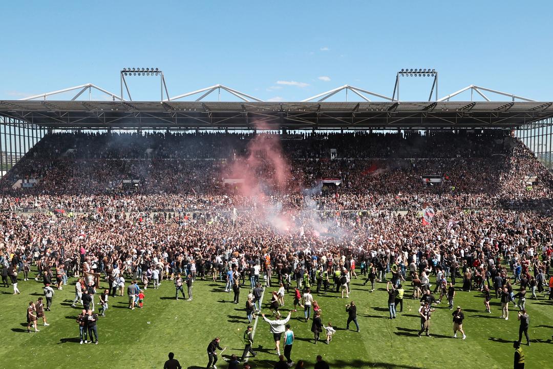 St. Pauli tilbake i Bundesliga etter 13 år – mer skuffelse for byrivalen