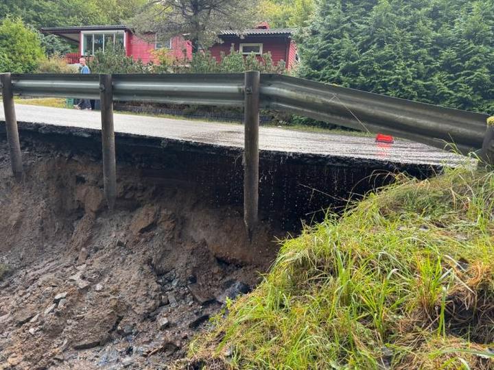 Jordskred isolerer innbyggere i Porsgrunn