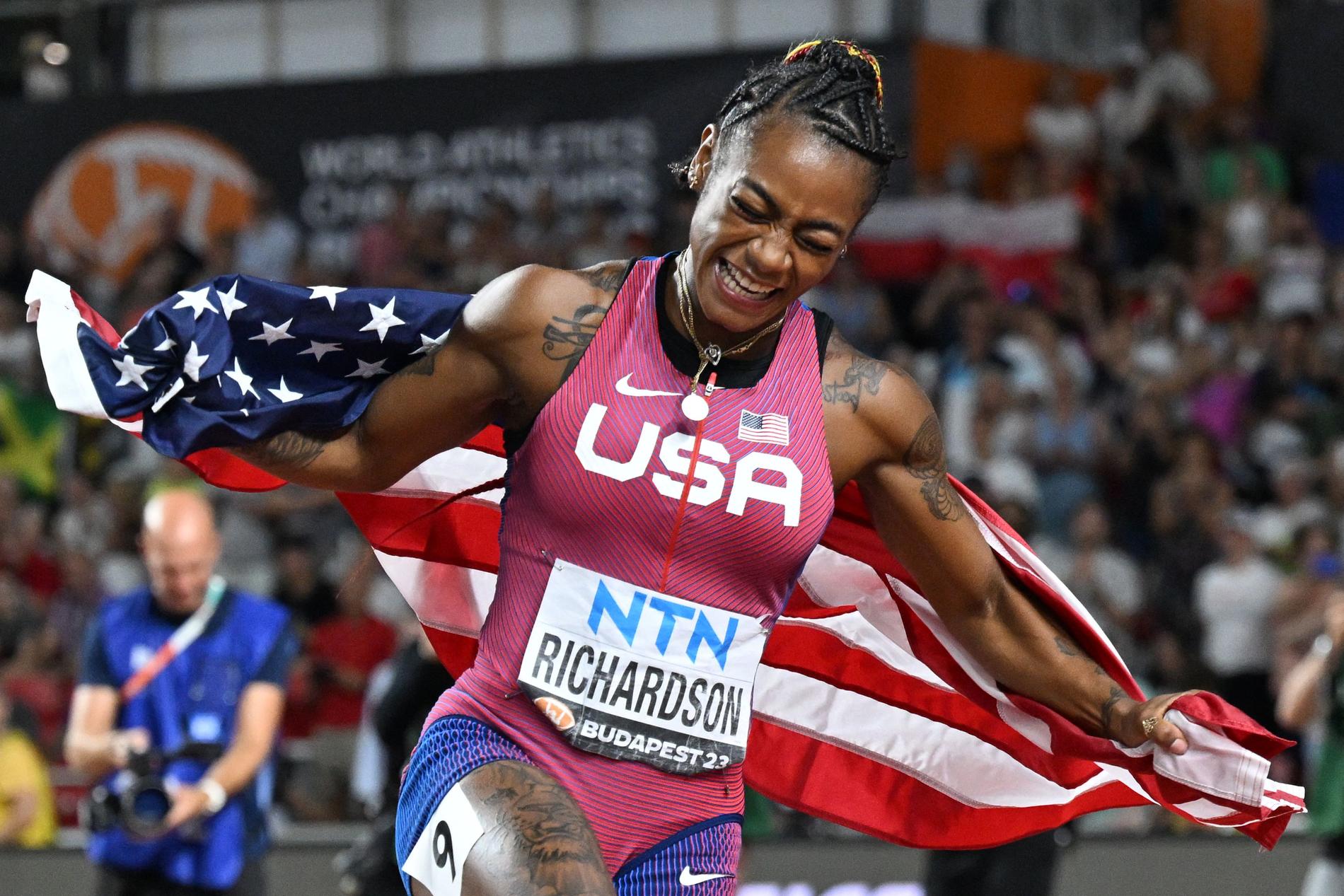 Richardson ha vinto la medaglia d’oro ai Campionati del mondo e ha stabilito un record del campionato
