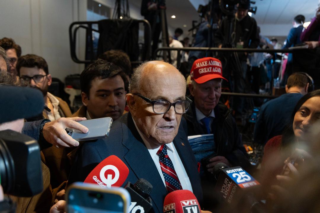 Rudy Giuliani må gi fra seg luksuseiendeler og toppleilighet på Manhattan til valgarbeidere