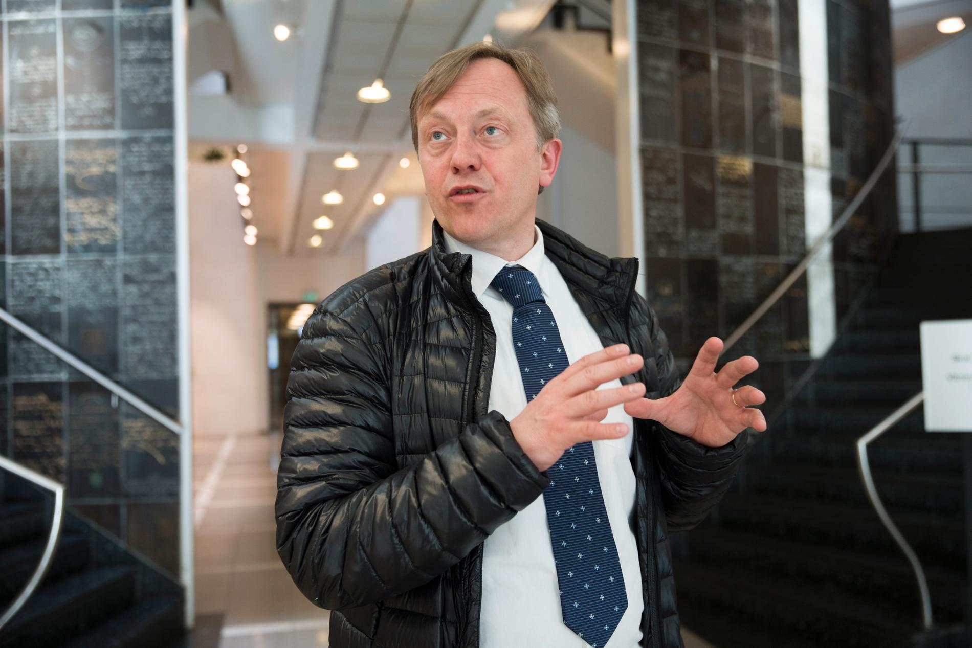 Advokat og partner Nicolay Skarning i Simonsen Vogt Wiig har hittil samlet åtte bedrifter til gruppesøksmålet mot staten.