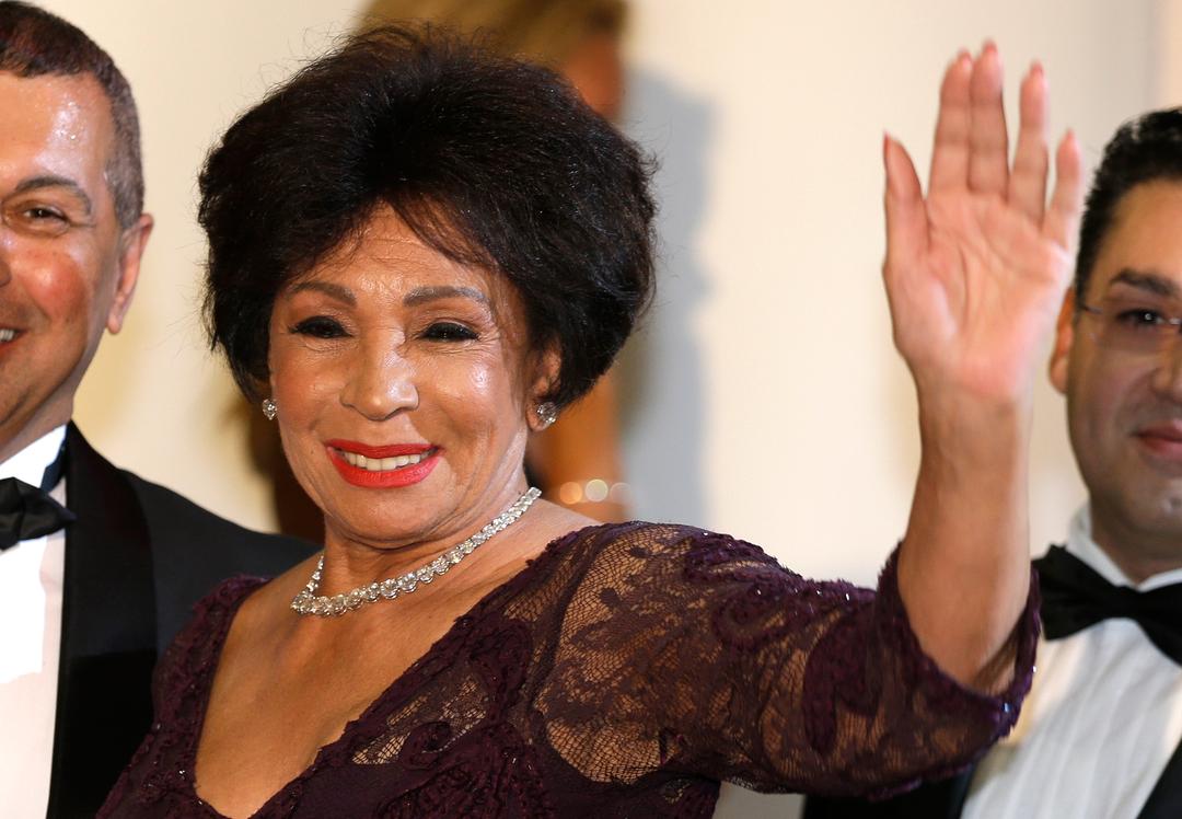 Shirley Bassey (87) selger diamantgave fra Elton John (77)