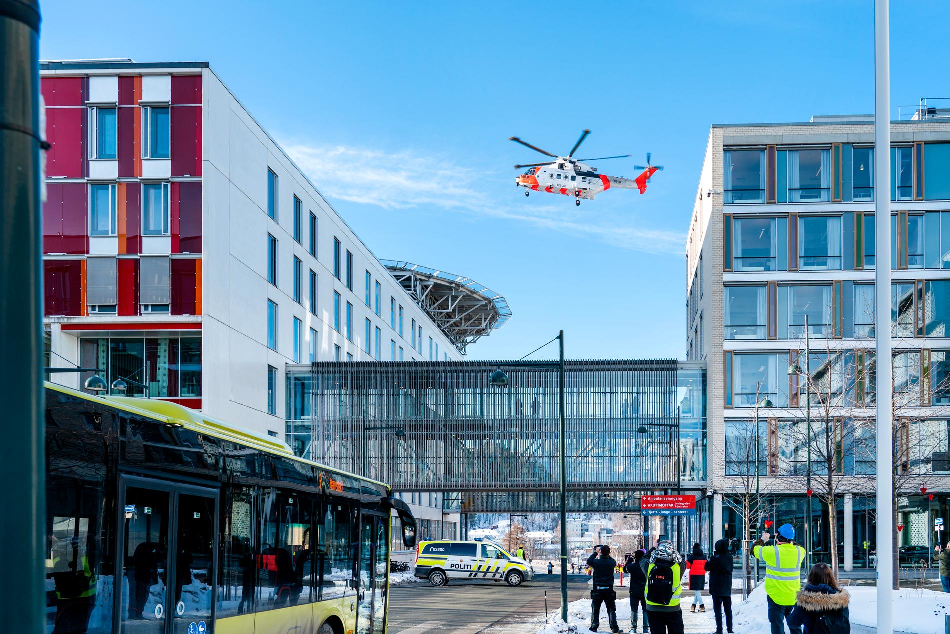 Testing: Here, the new SAR-Queen helicopters at St. in Trondheim.  Tested at Olav's hospital. 