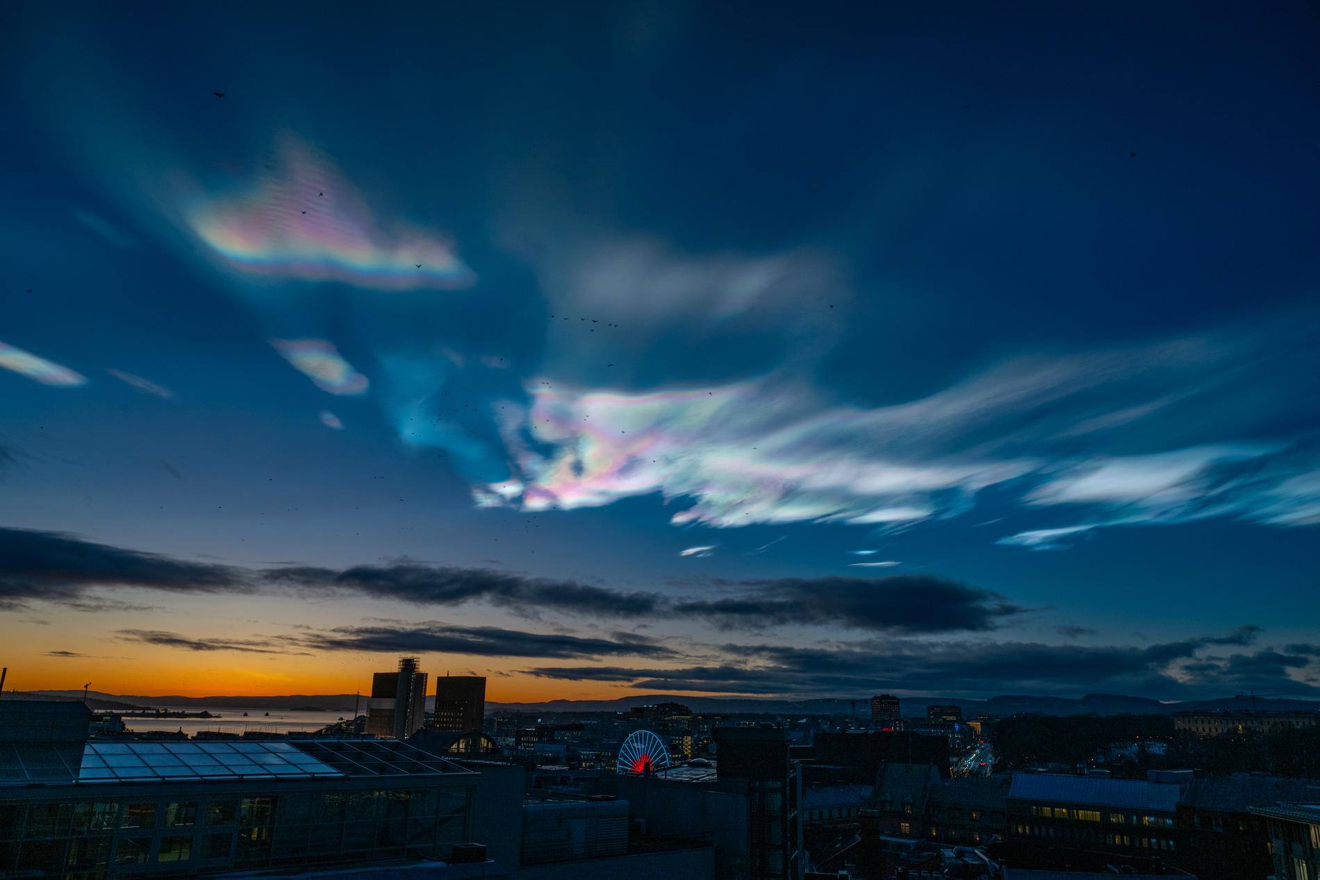 BEAUTIFUL: Mother-of-pearl clouds at sunset in Oslo on Tuesday.