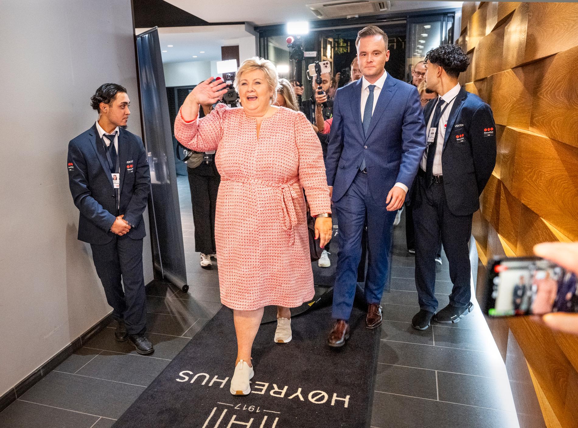 FROM UP TO DOWN: The Conservatives won the local elections last Monday.  On Friday of the same week, Erna Solberg had to admit that her husband's share actions had made her ineligible. 
