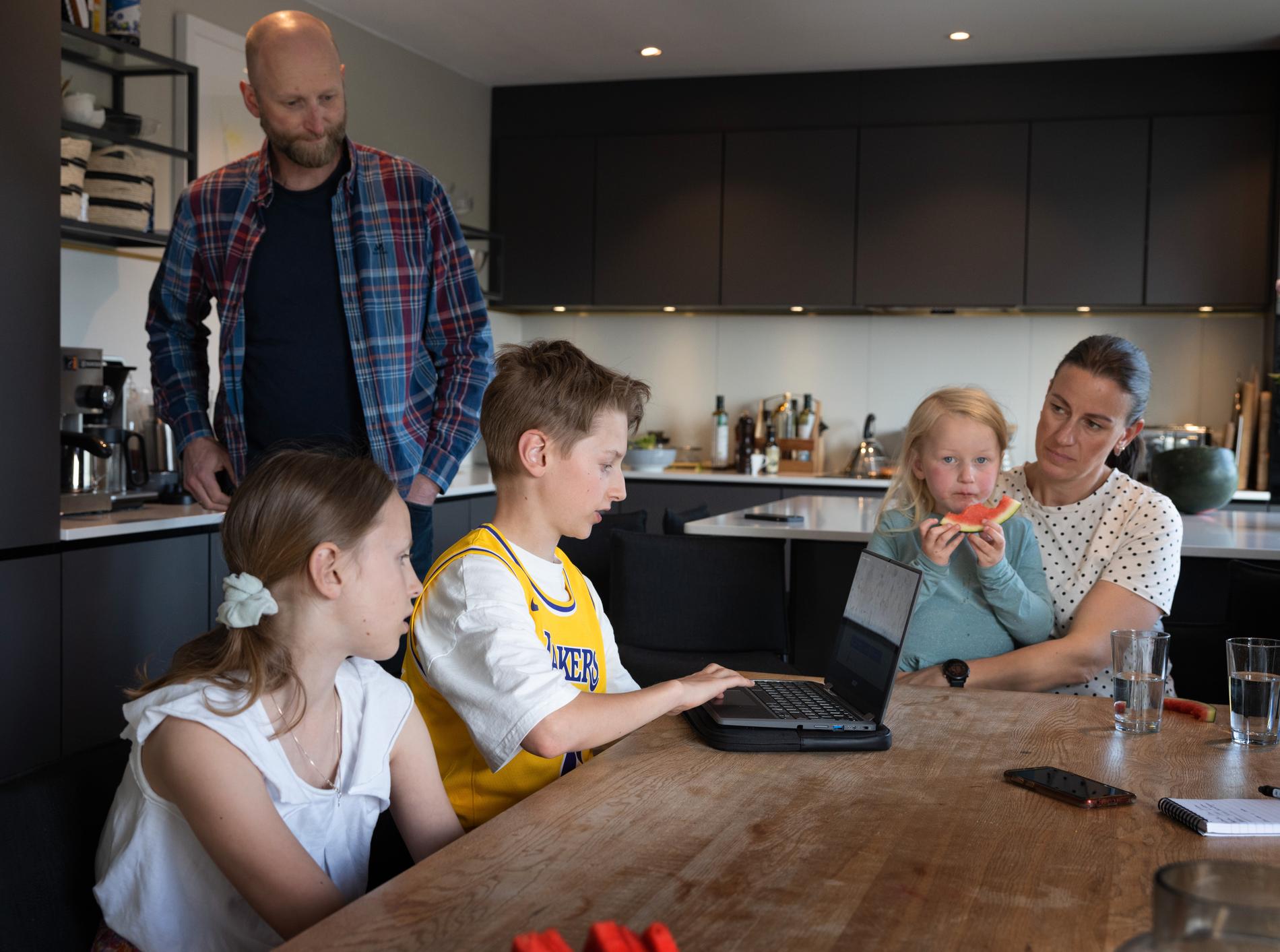 Parents are worried: Henrik, 11, spends several hours in front of a screen every day