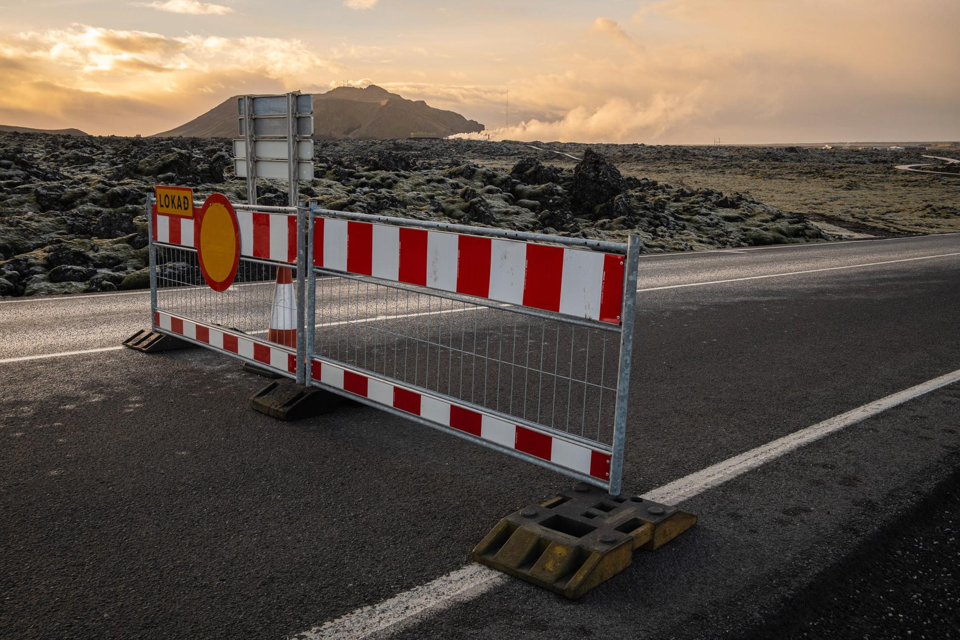 CLOSED ROADS: The road to the Blue Lagoon has been closed as a result of the situation in the Grindavik area. 